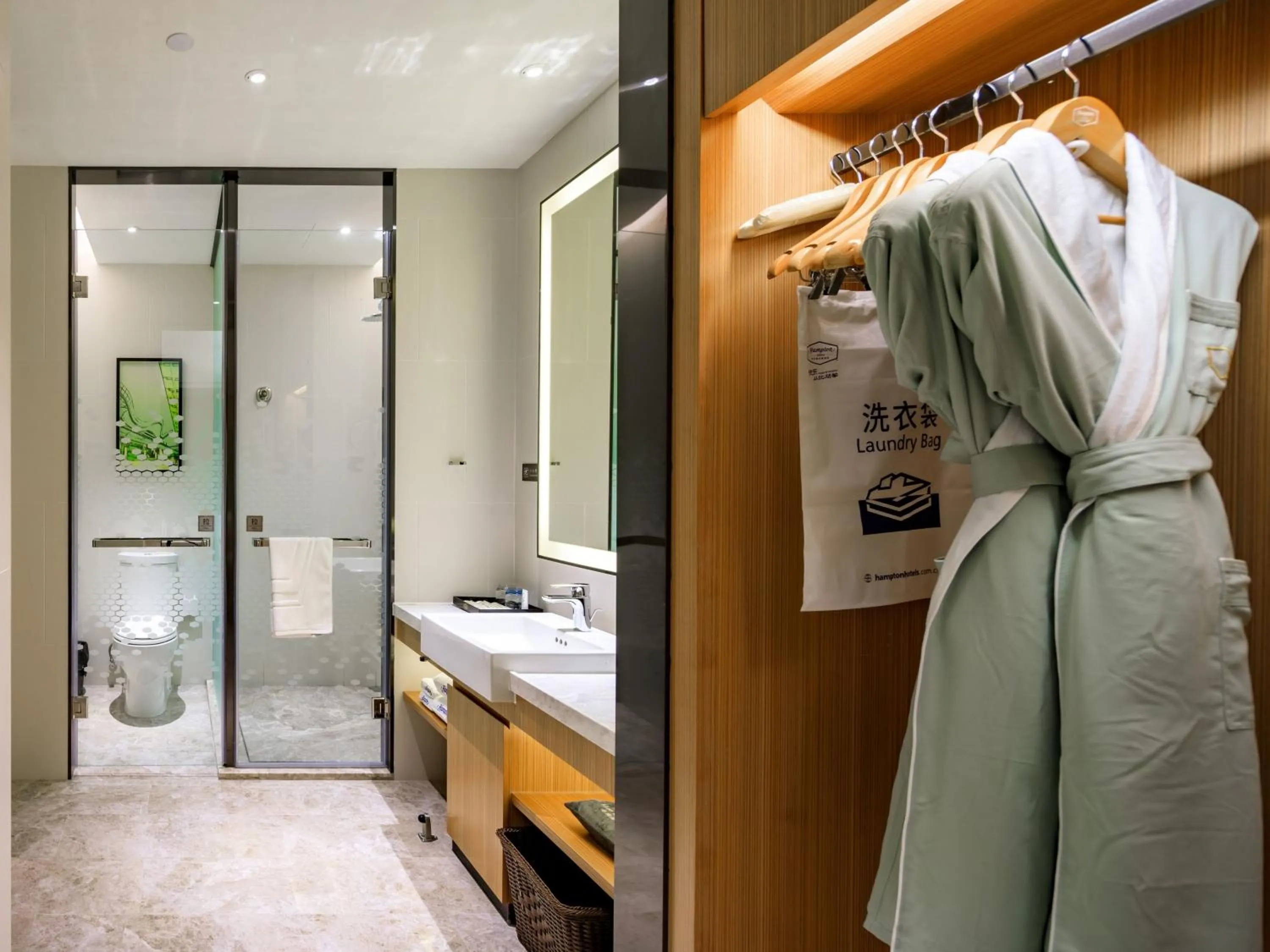 Bed in Hampton by Hilton Guangzhou Baiyun Airport North