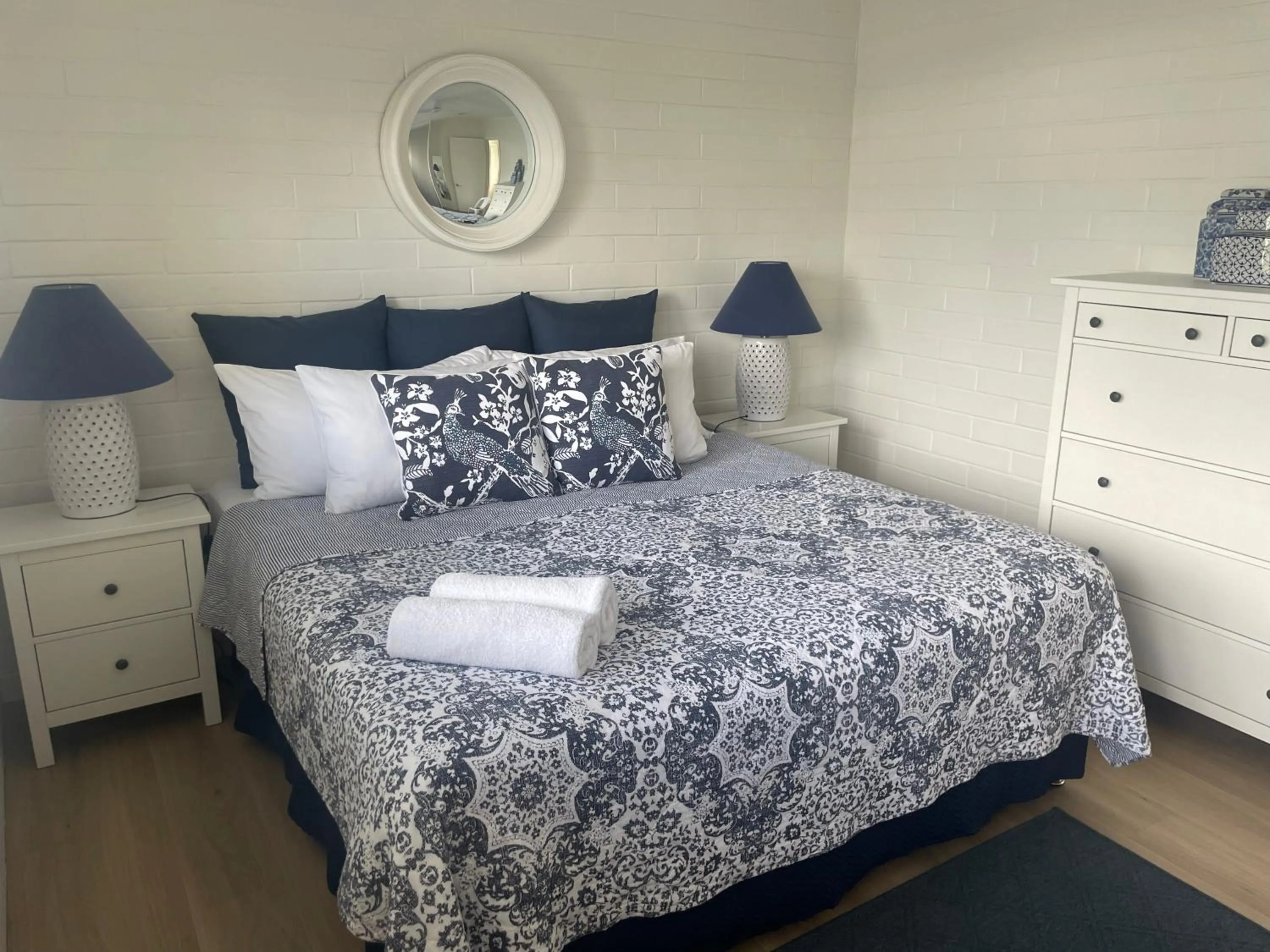 Bedroom, Bed in Surf Dance Apartments