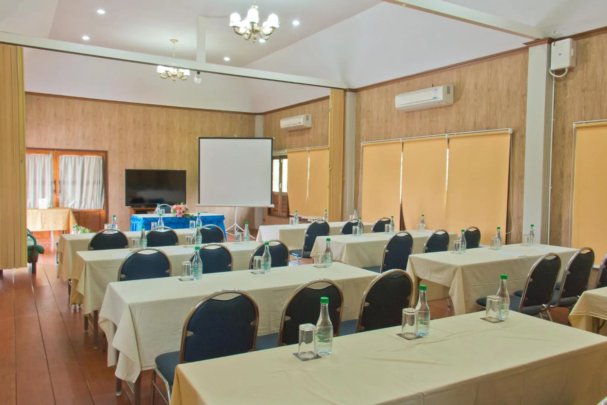Meeting/conference room in Akantuka Homestay