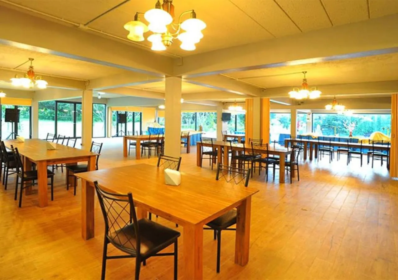 Restaurant/places to eat in Akantuka Homestay