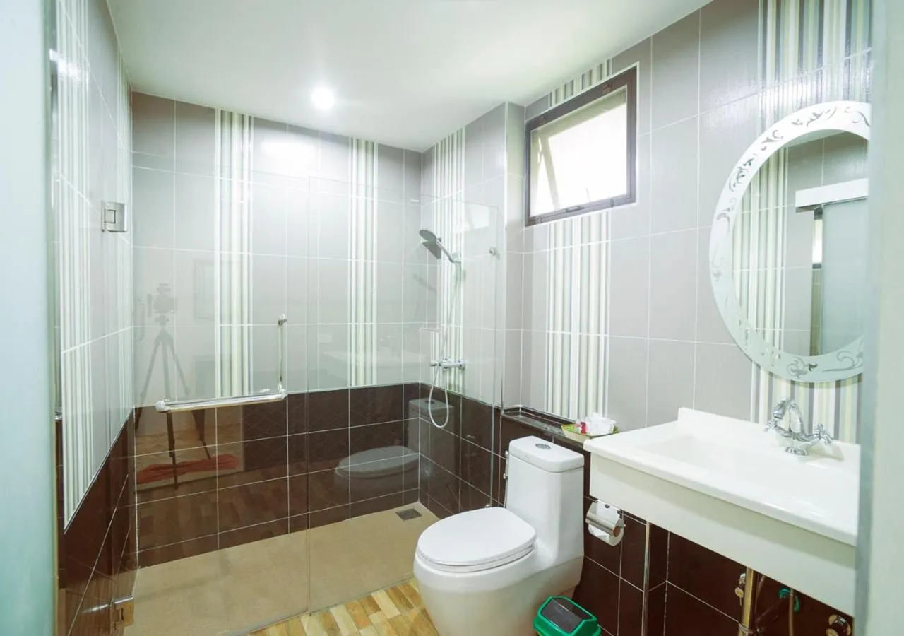 Bathroom in Akantuka Homestay