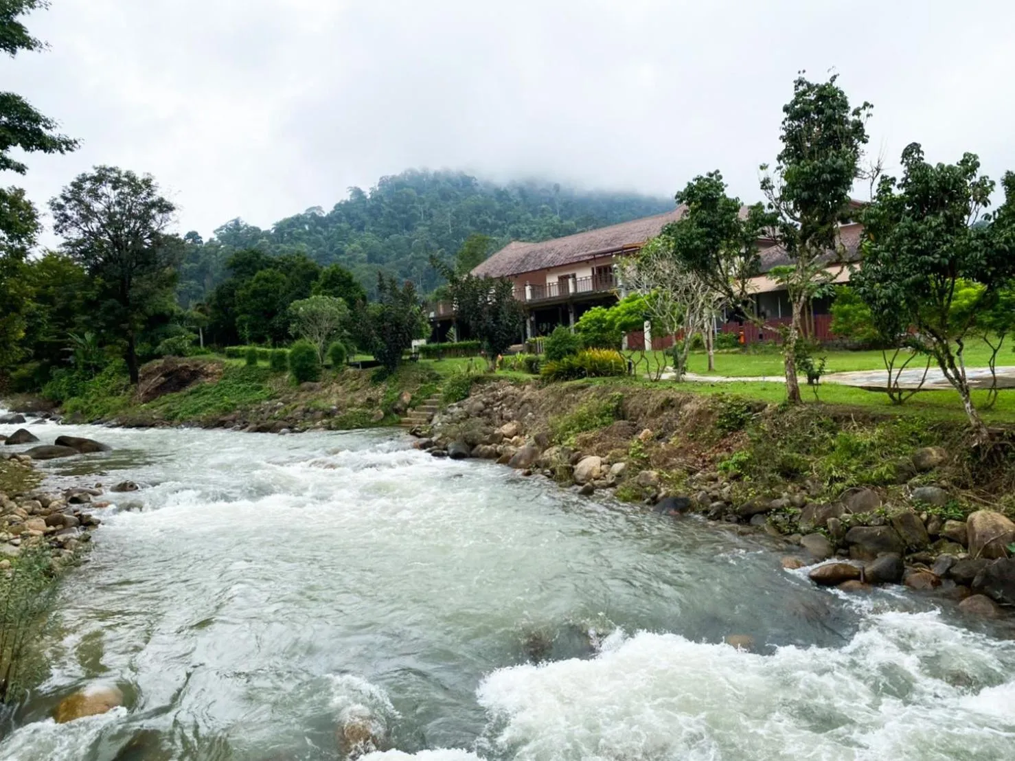 River view in Akantuka Homestay