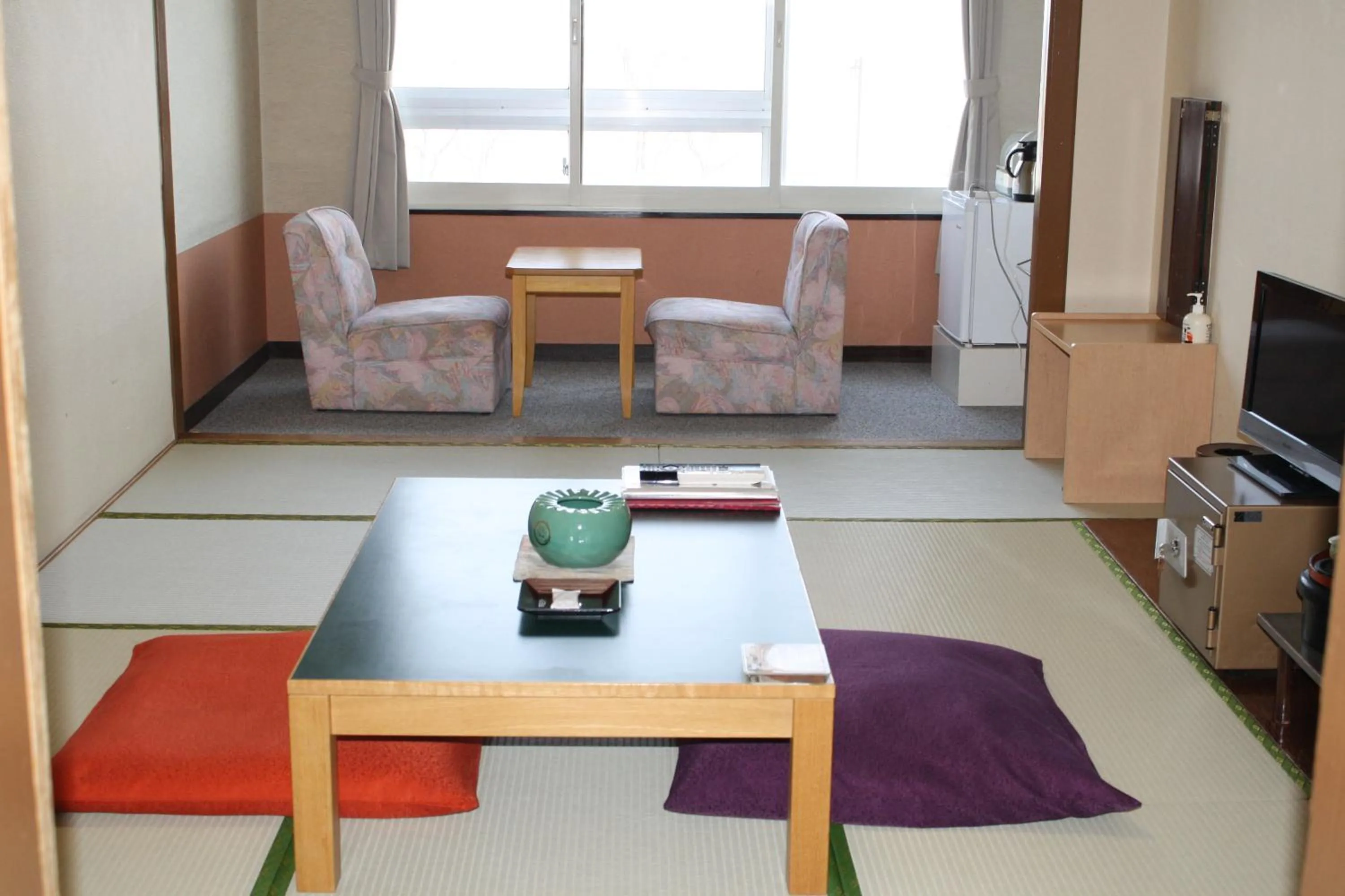 Photo of the whole room in Hotel Grand Toya