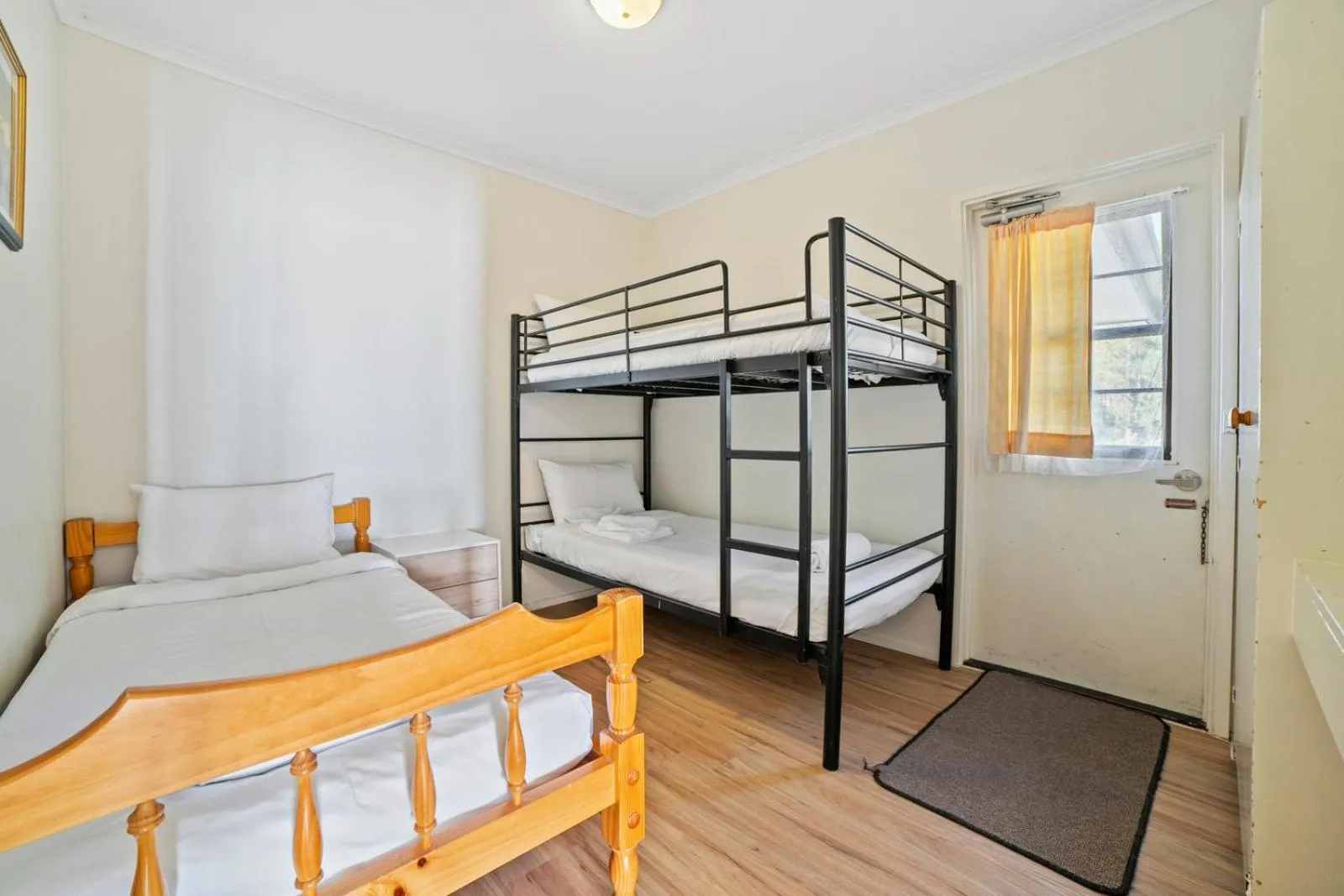 Bedroom, Bed in The Fox and Hounds Historic Hotel