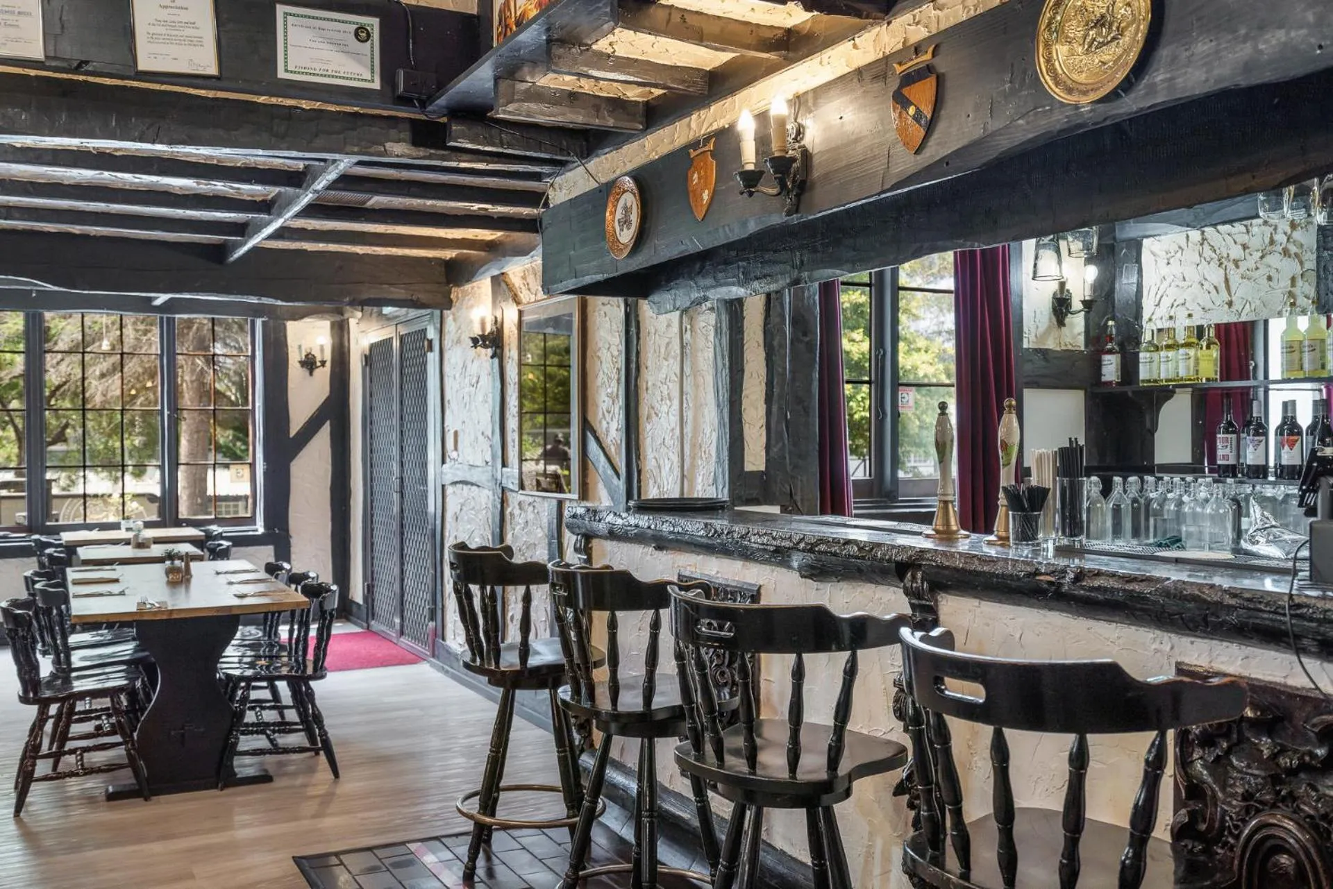 Restaurant/places to eat in The Fox and Hounds Historic Hotel