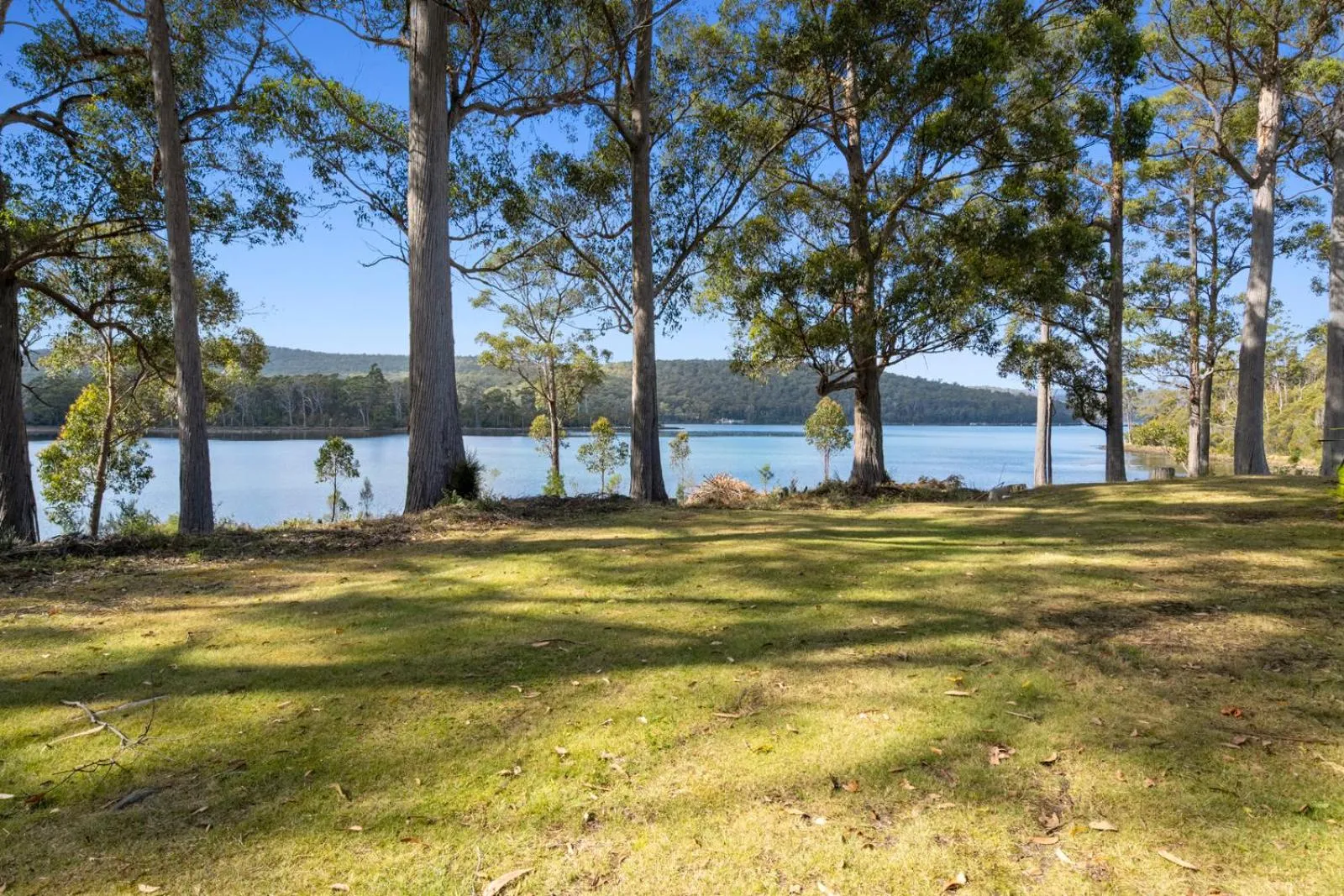 Lake view in The Fox and Hounds Historic Hotel