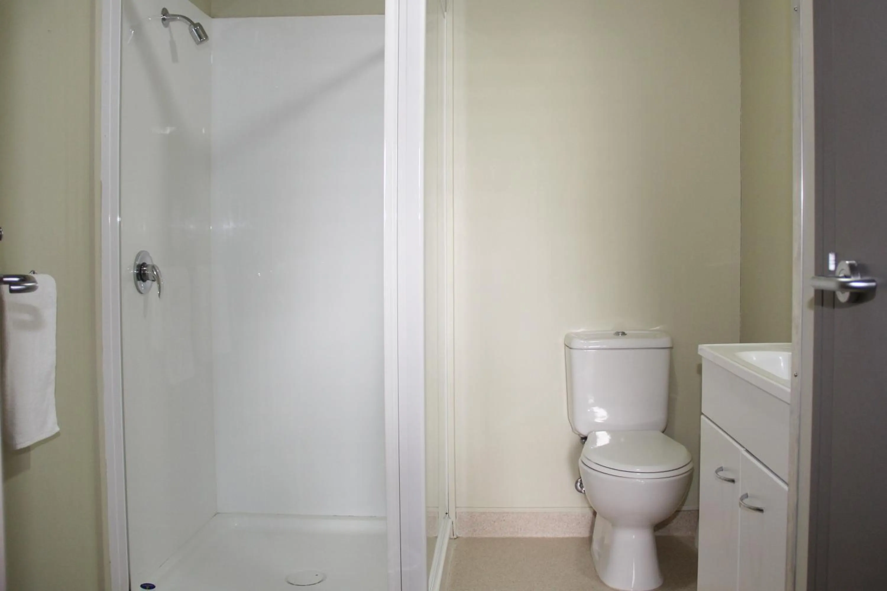 Bathroom in Nikau Apartments
