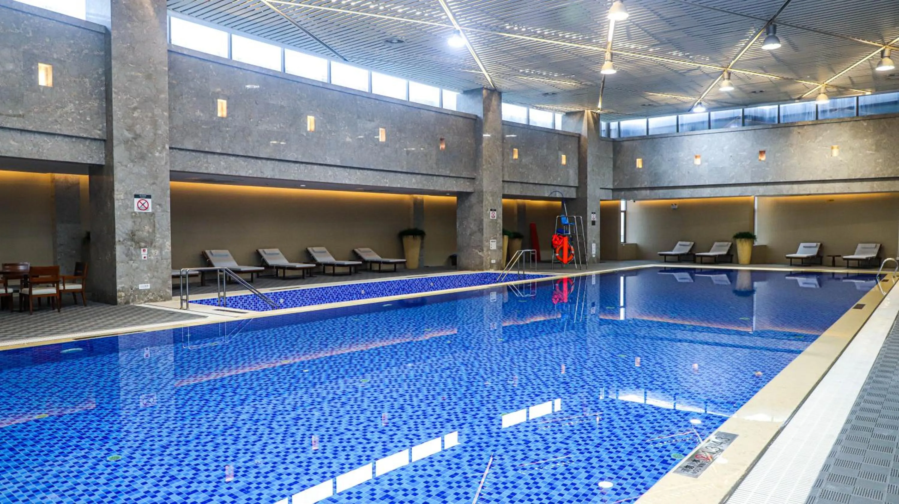 Swimming pool in Four Points by Sheraton Suzhou