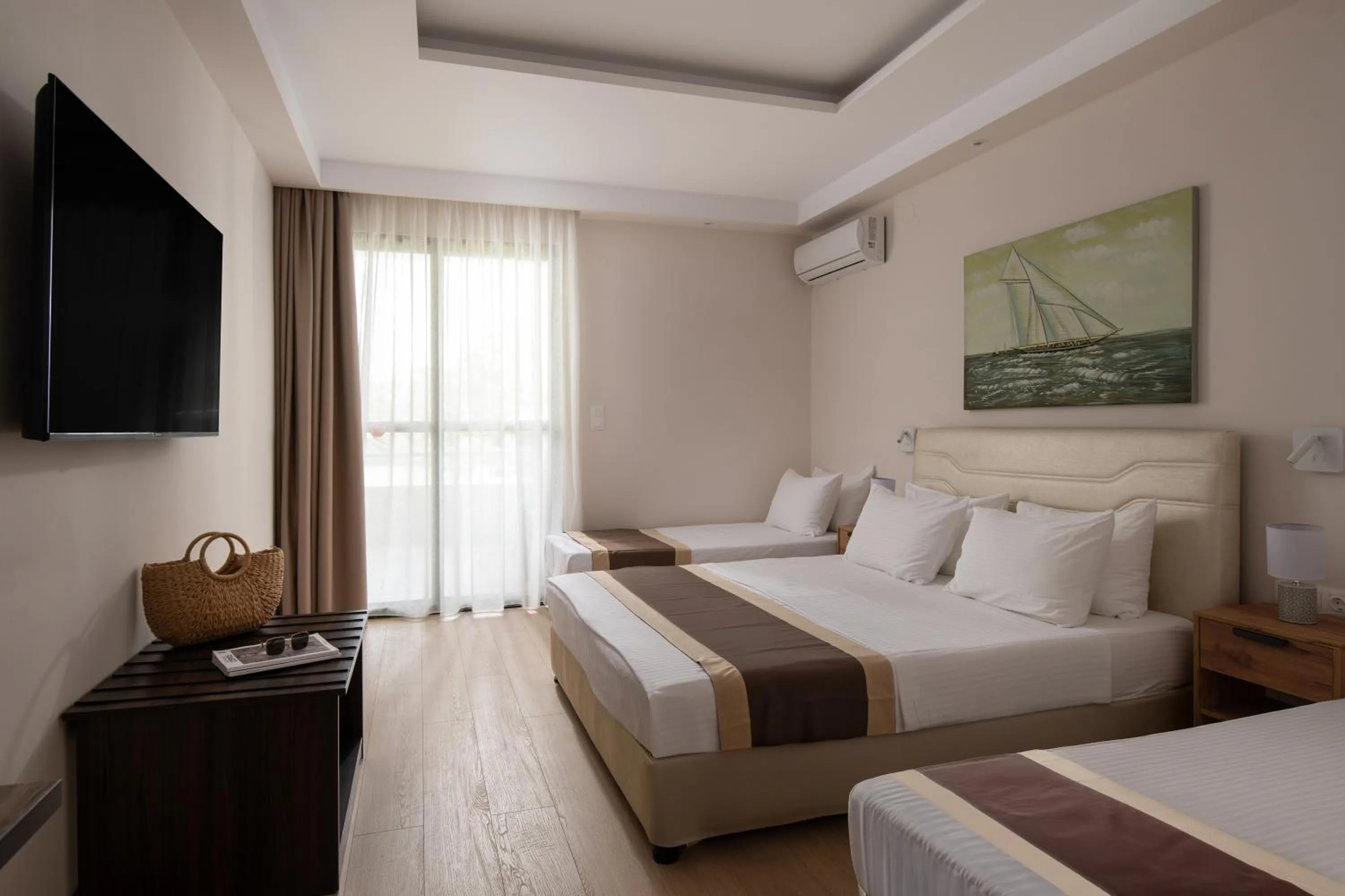 Bedroom, Bed in Hotel Rema