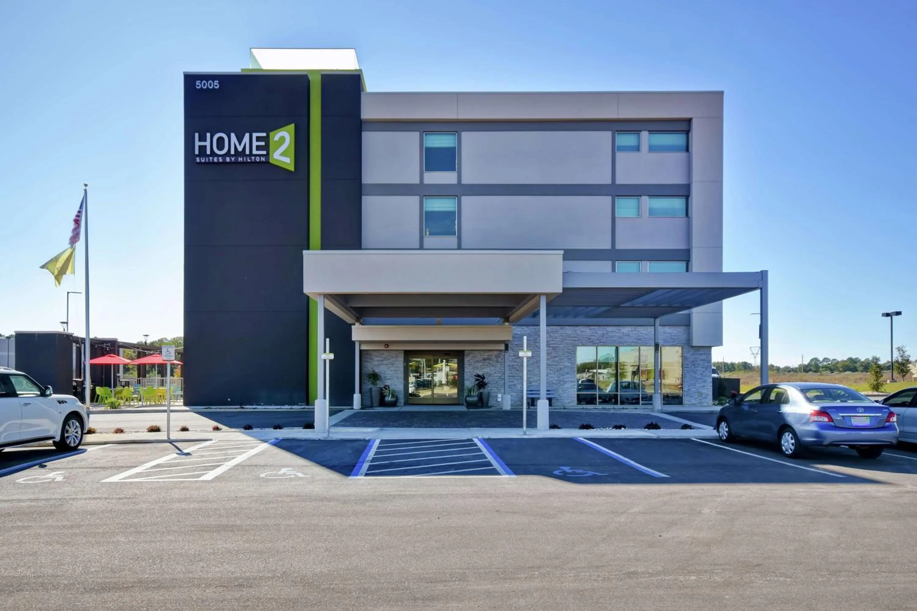 Property building in Home 2 Suites By Hilton Dothan