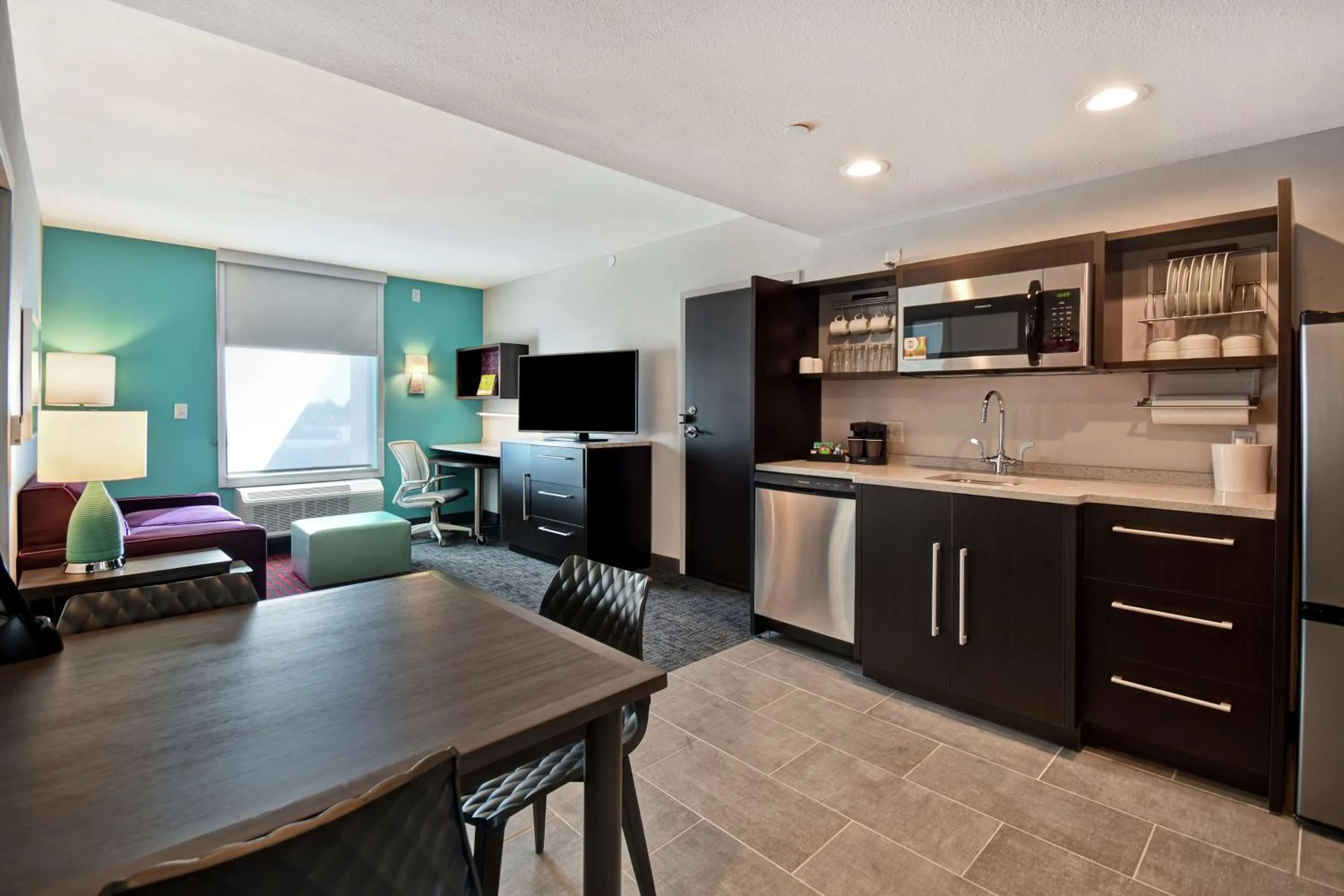 Bedroom in Home 2 Suites By Hilton Dothan