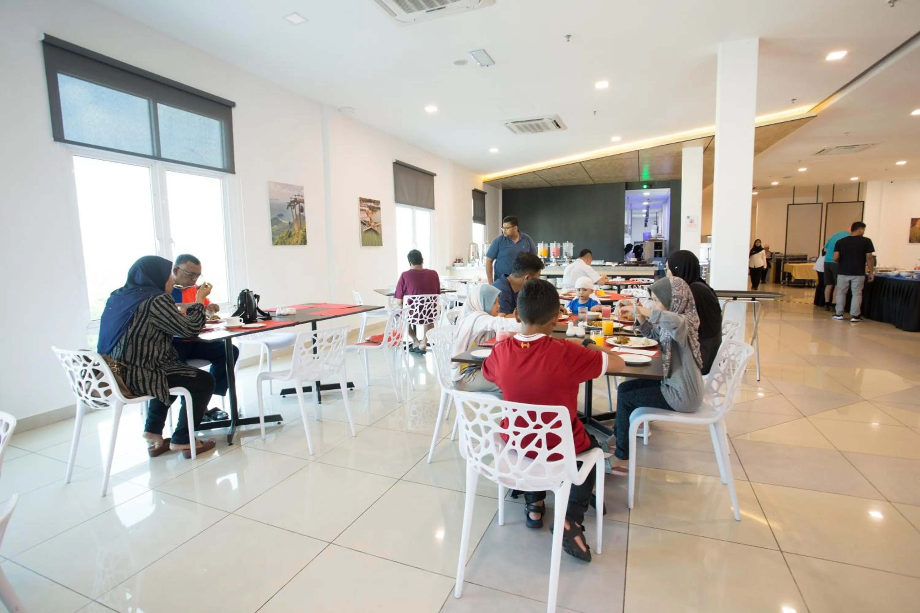 Breakfast in Hotel Adya Express Chenang