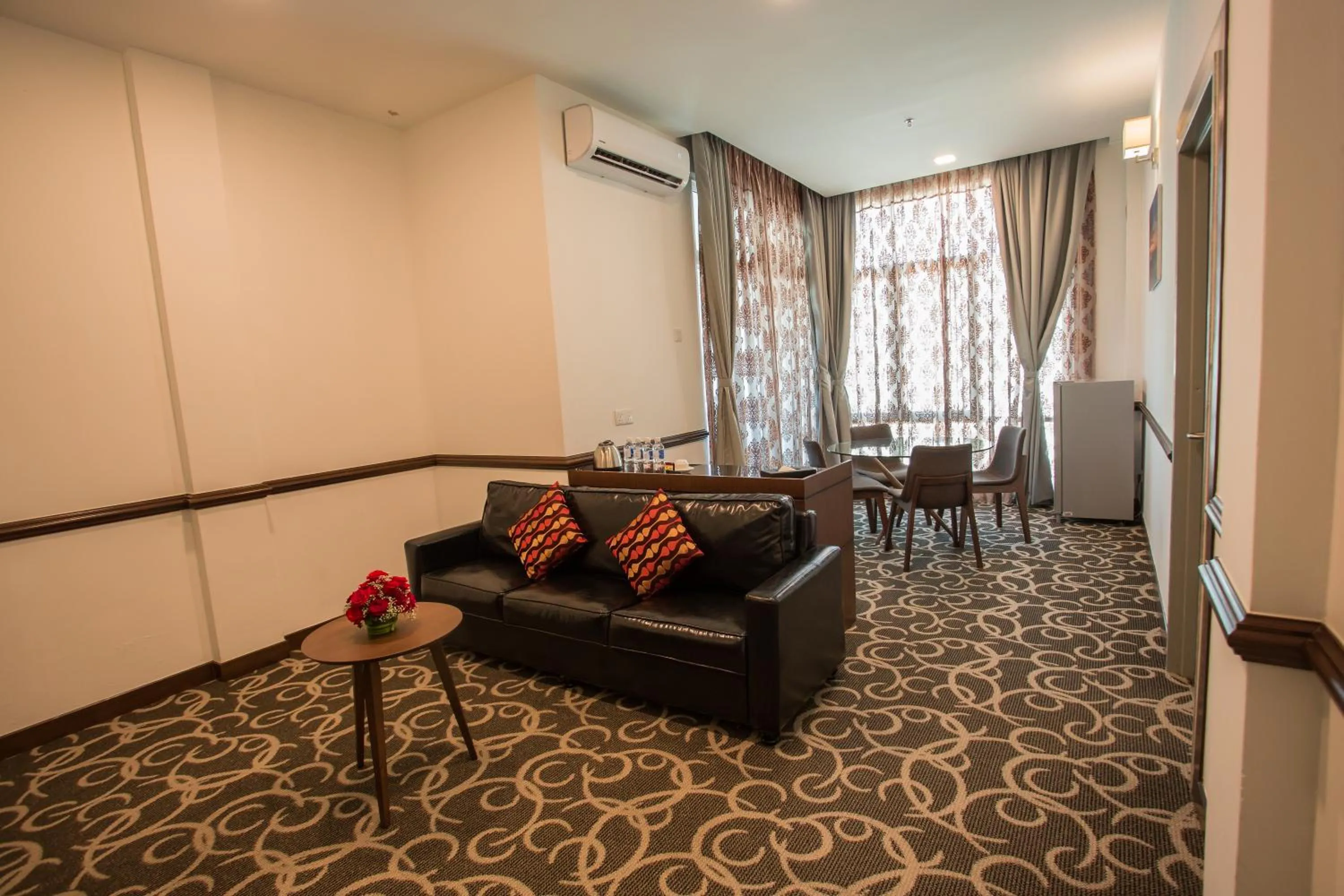 Living room in Hotel Adya Express Chenang