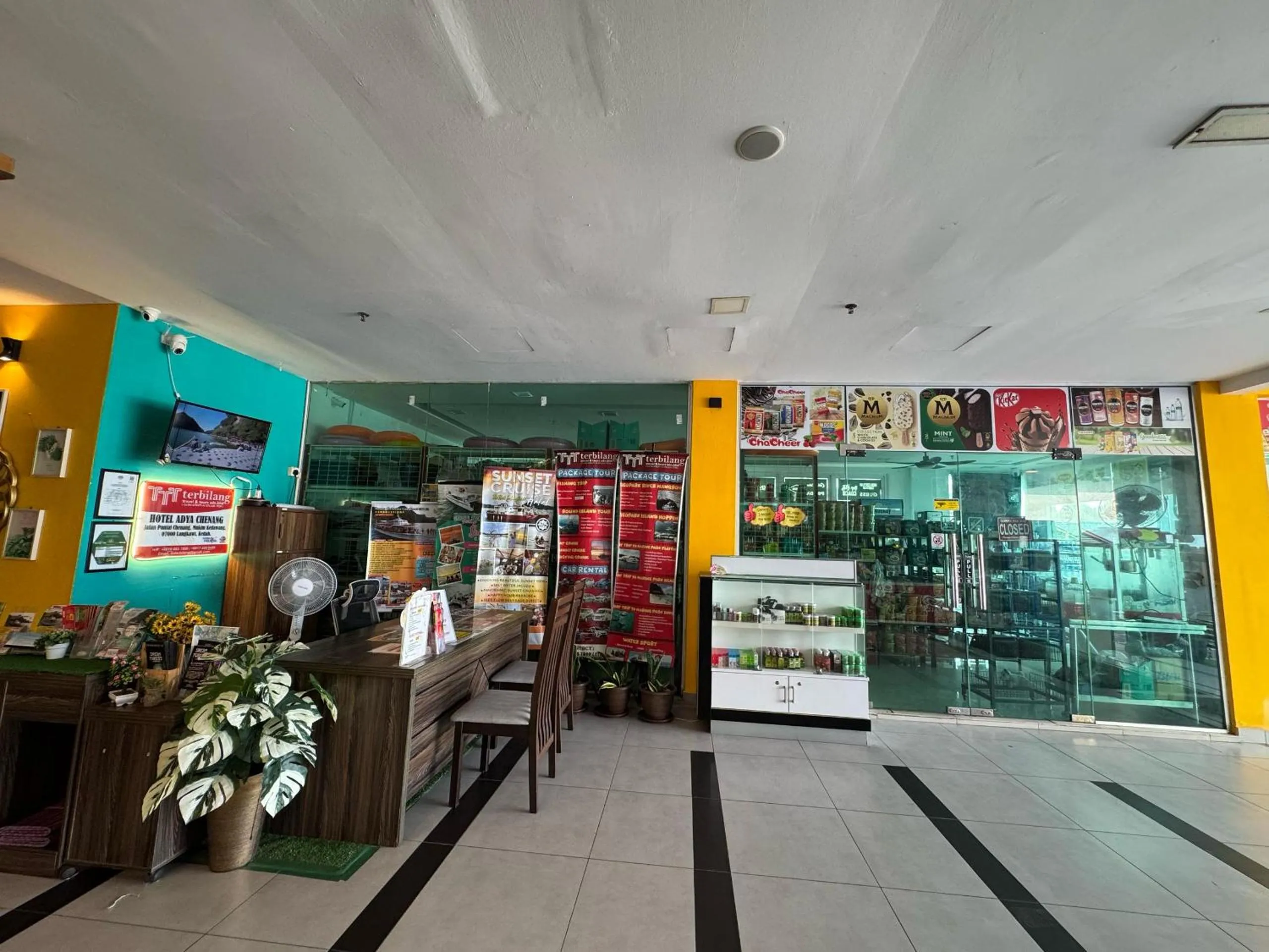 Shopping Area in Hotel Adya Express Chenang