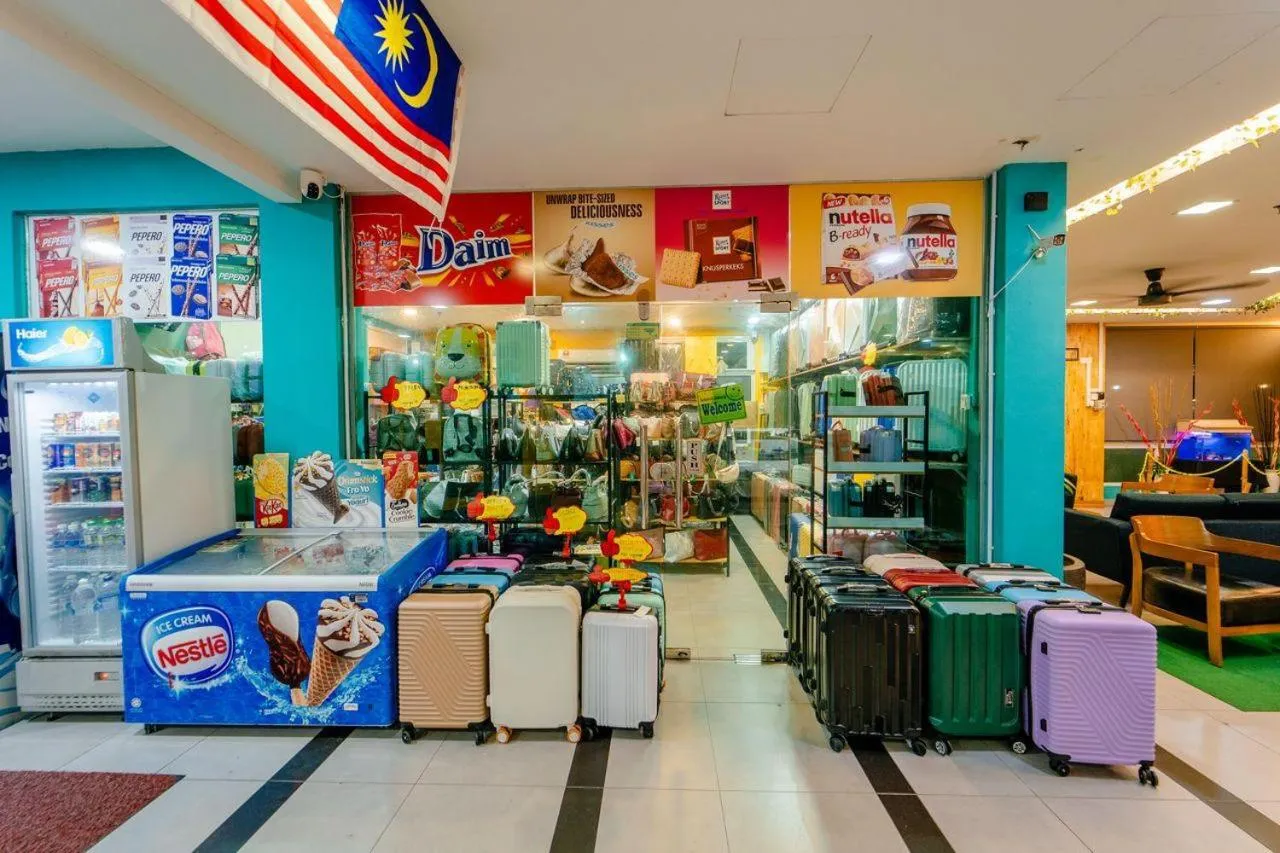 Supermarket/grocery shop in Hotel Adya Express Chenang