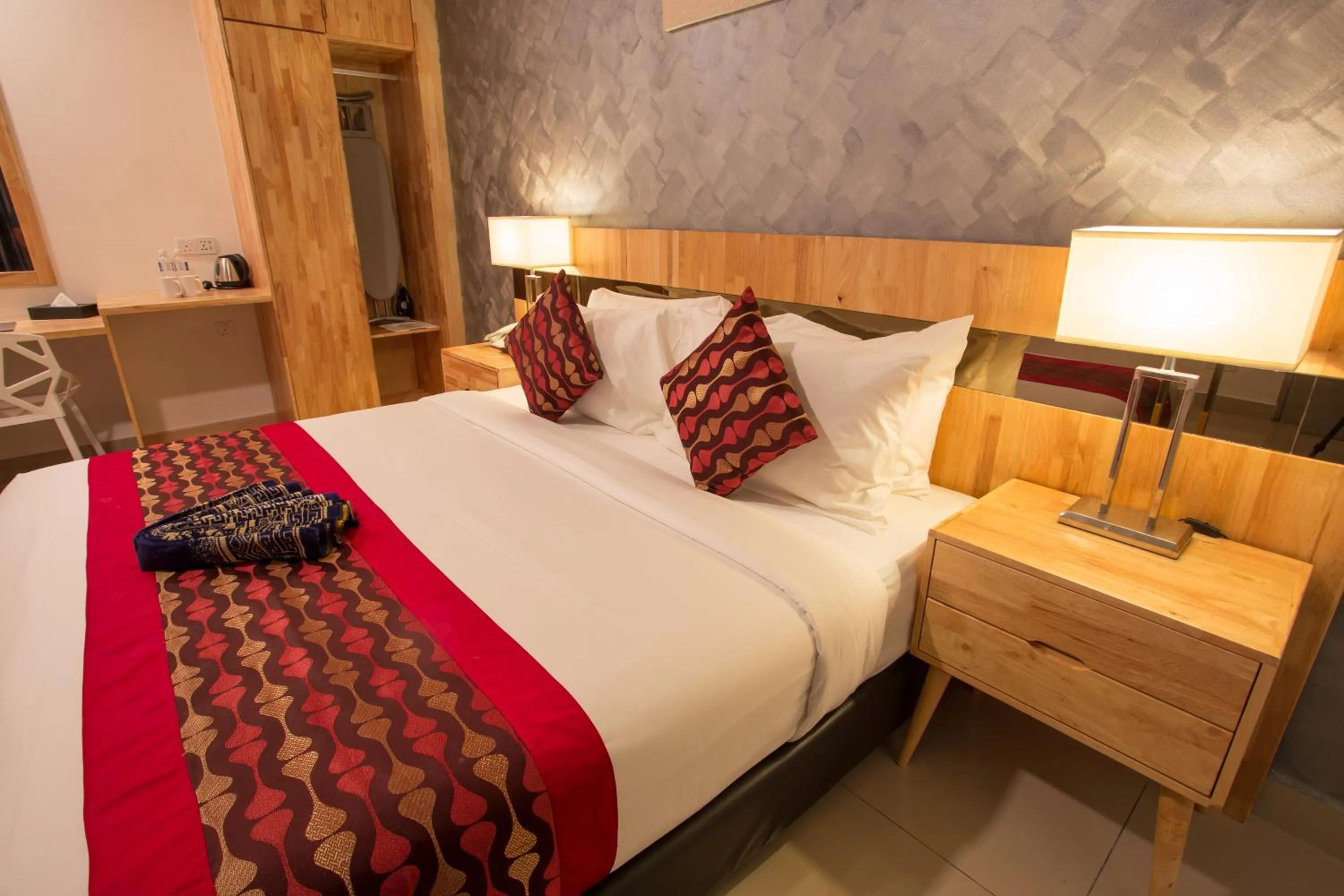 Bed in Hotel Adya Express Chenang