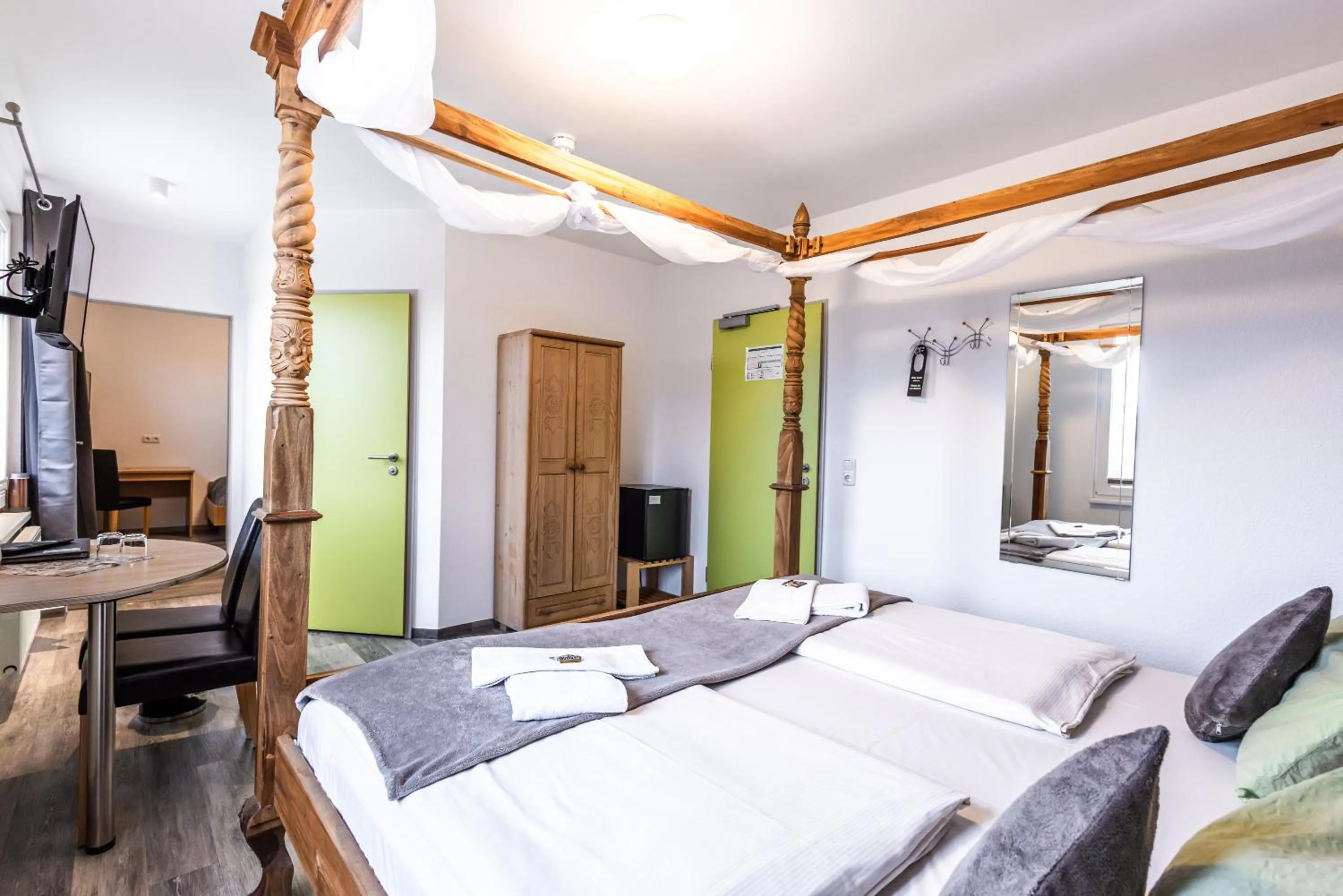 Photo of the whole room, Bed in Hotel Bannewitz B&B