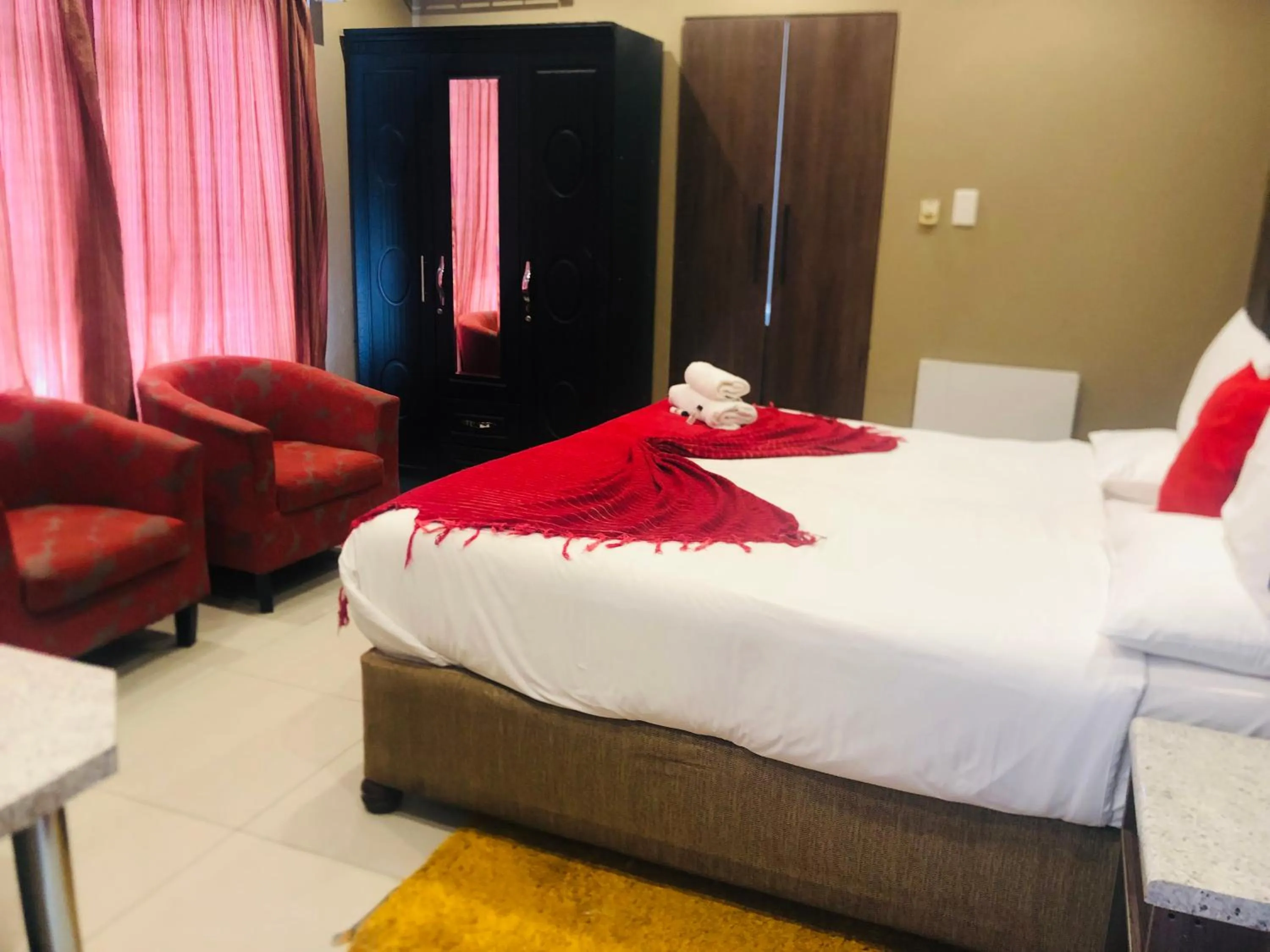 Bedroom, Bed in Big Five Guest House