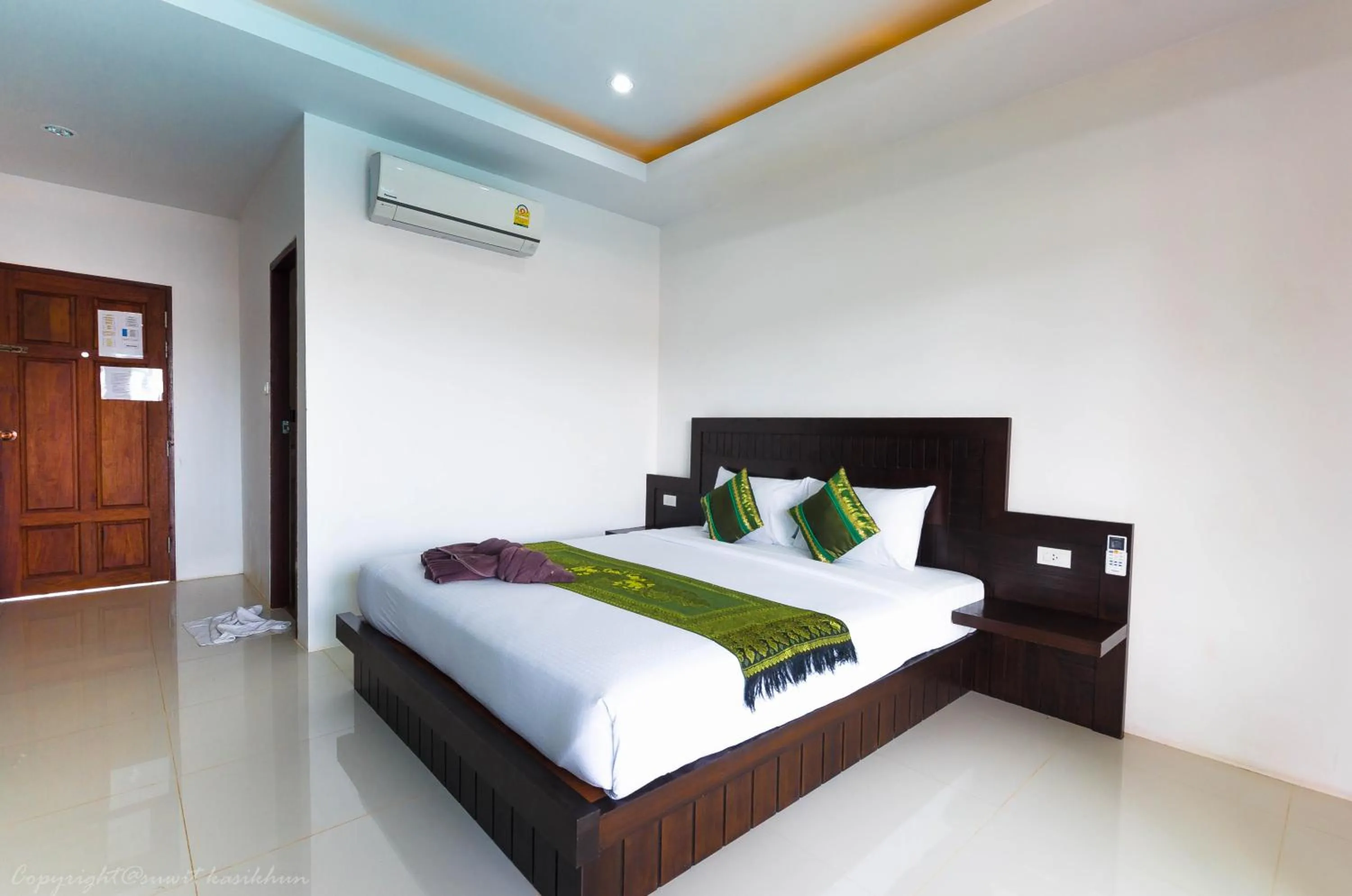 Bed in Sleep In Lanta Resort