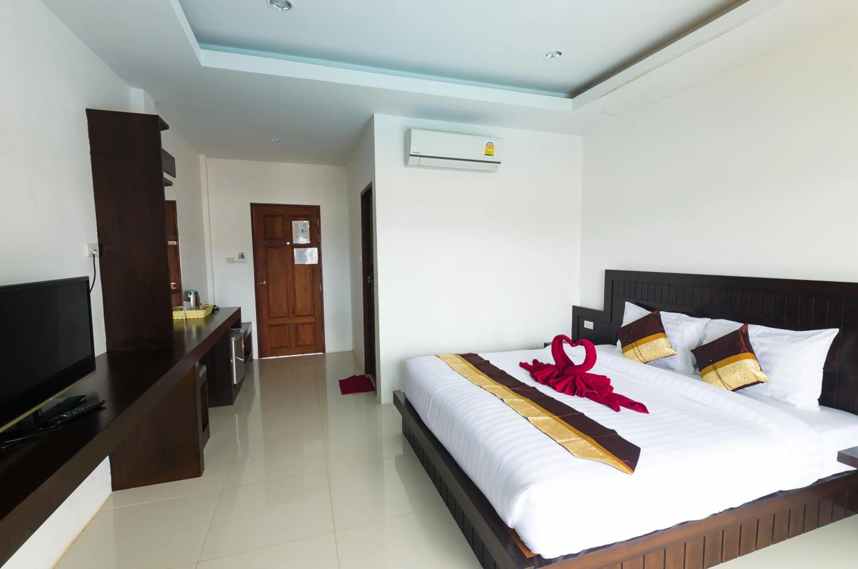 Bed in Sleep In Lanta Resort