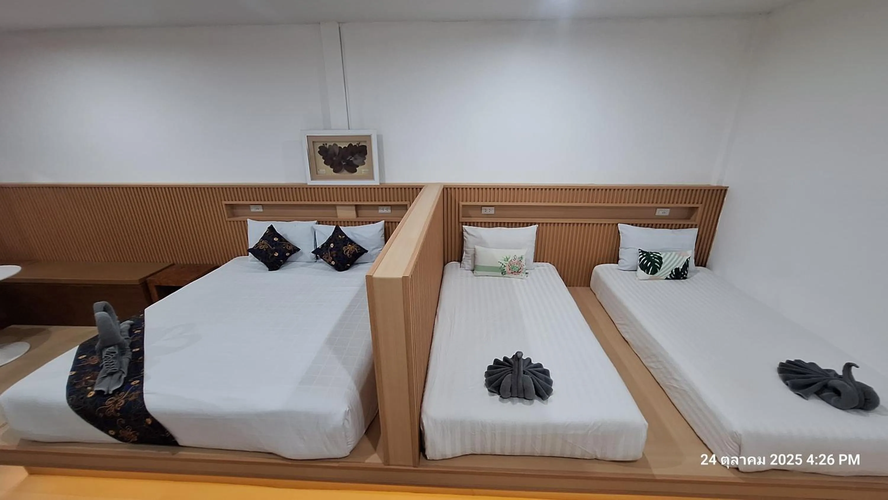 Bed in Sleep In Lanta Resort