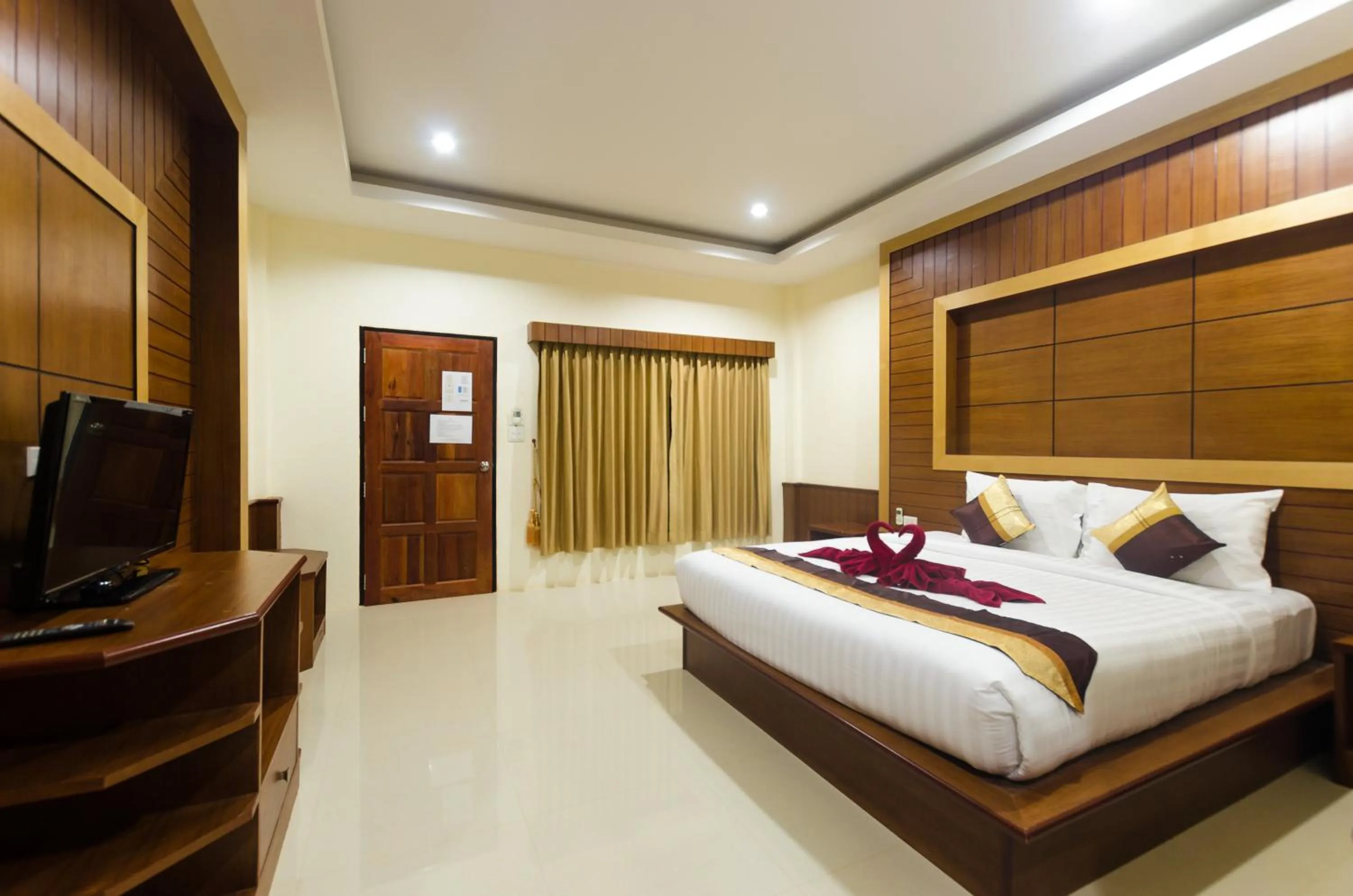Bed in Sleep In Lanta Resort