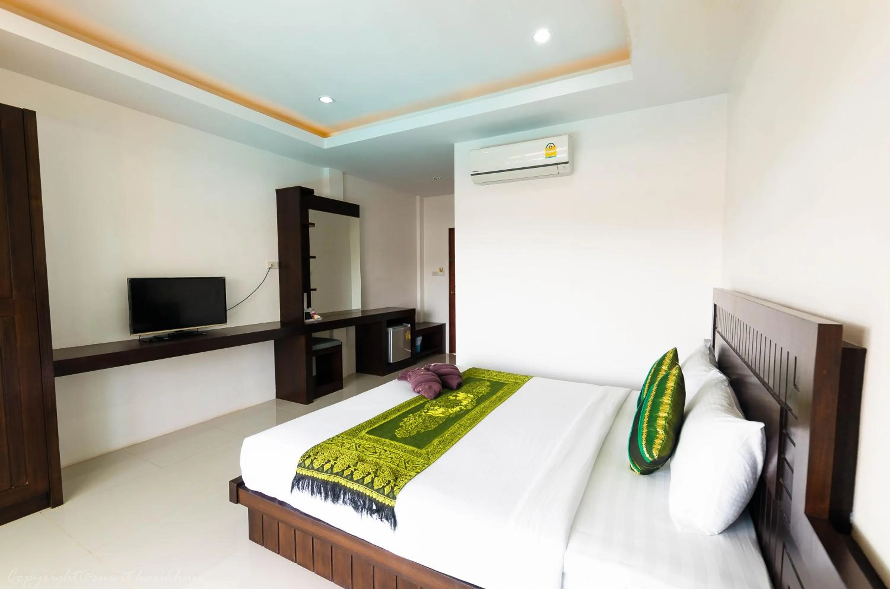 Bed in Sleep In Lanta Resort