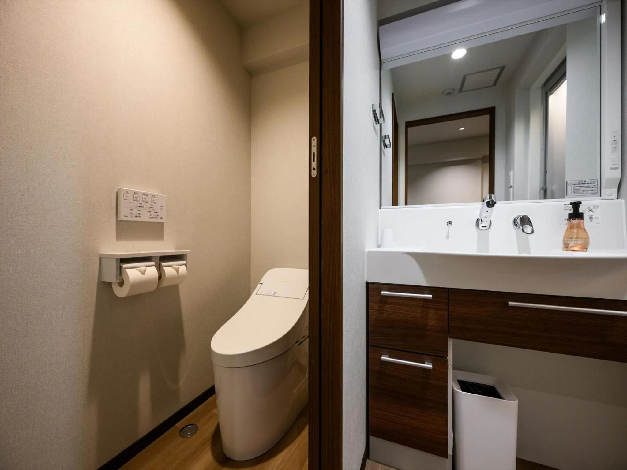 Toilet in Lit Hotel NAKIJIN