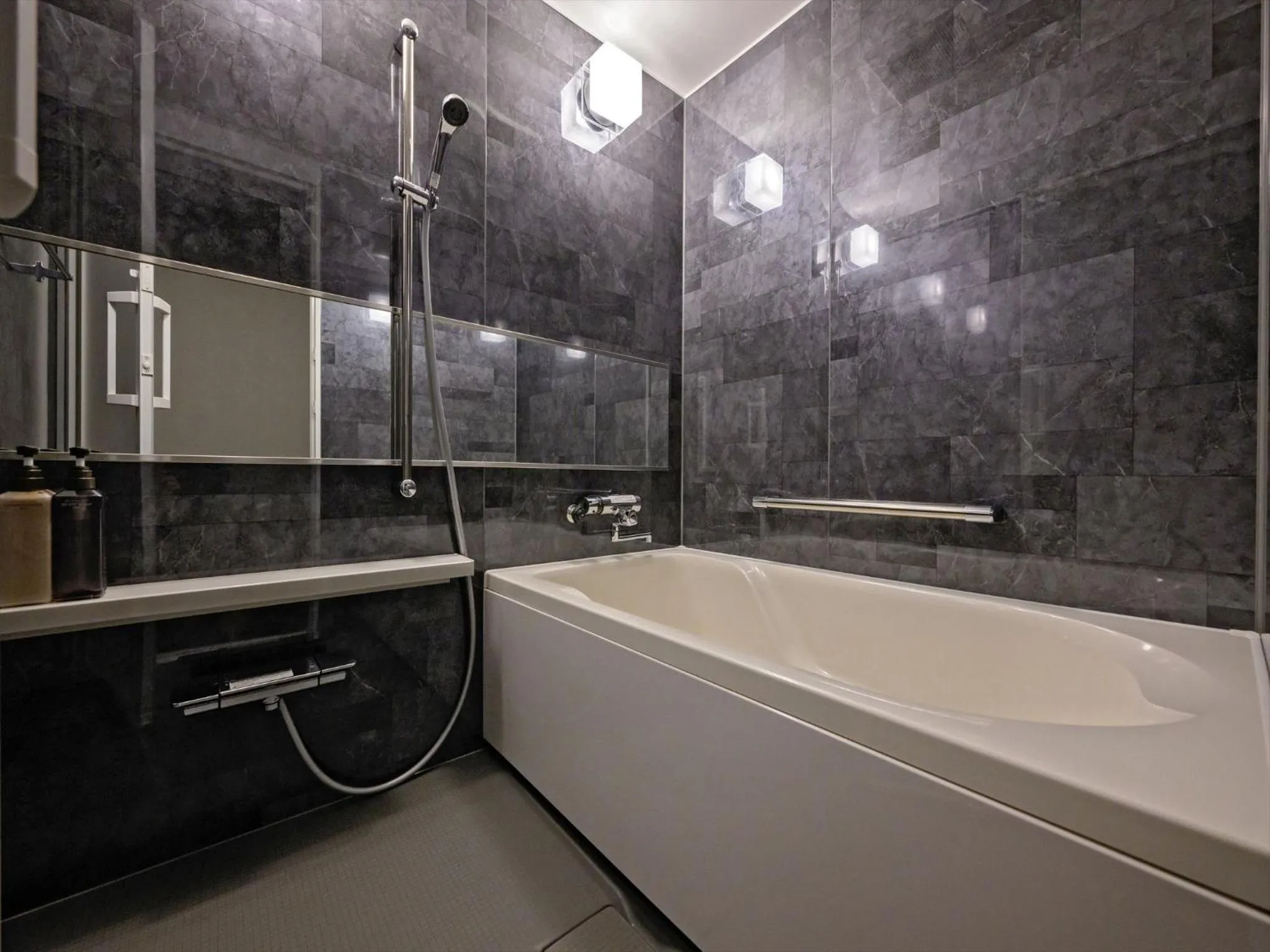 Shower in Lit Hotel NAKIJIN