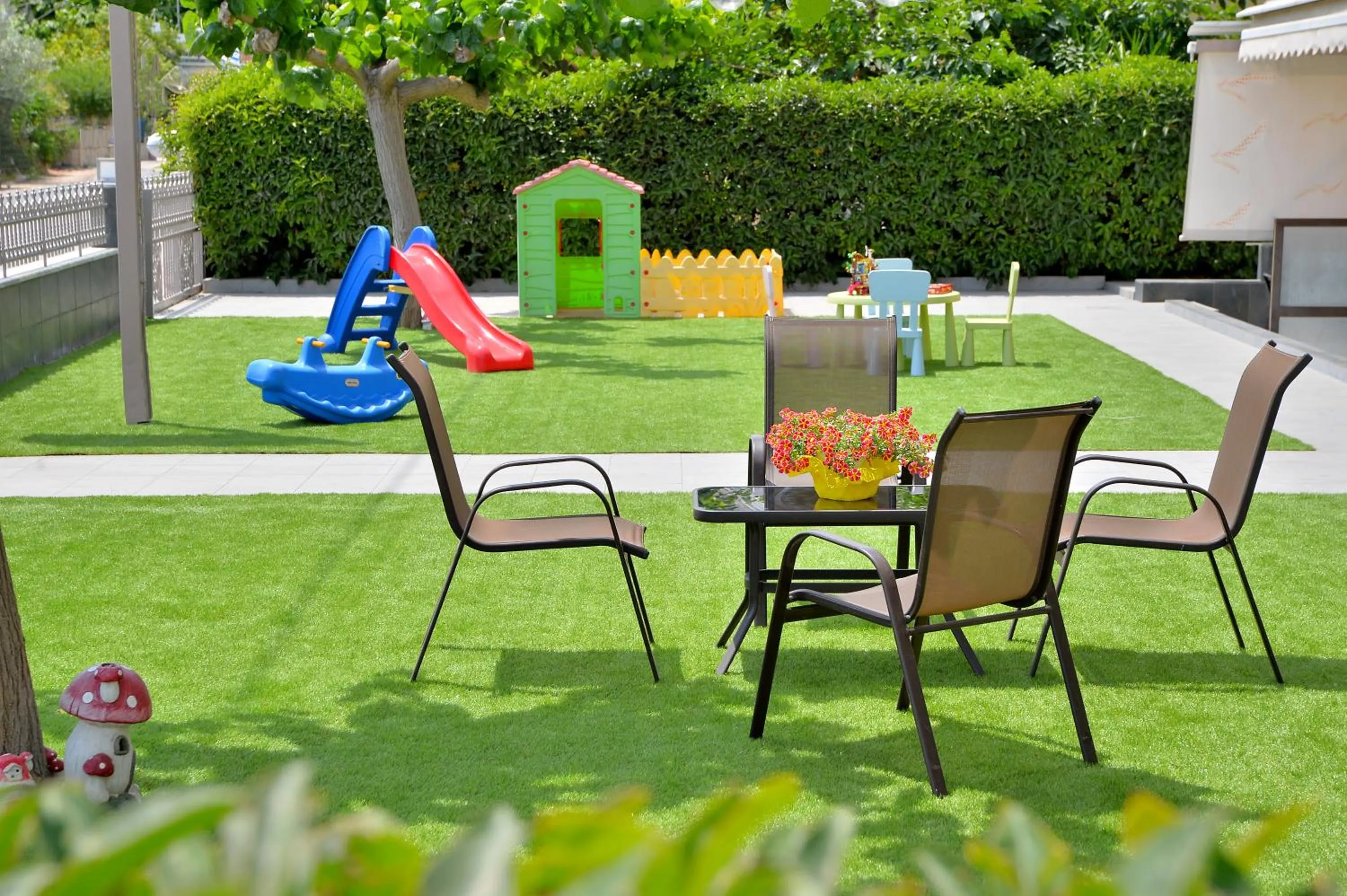 Day in ID Holiday Living