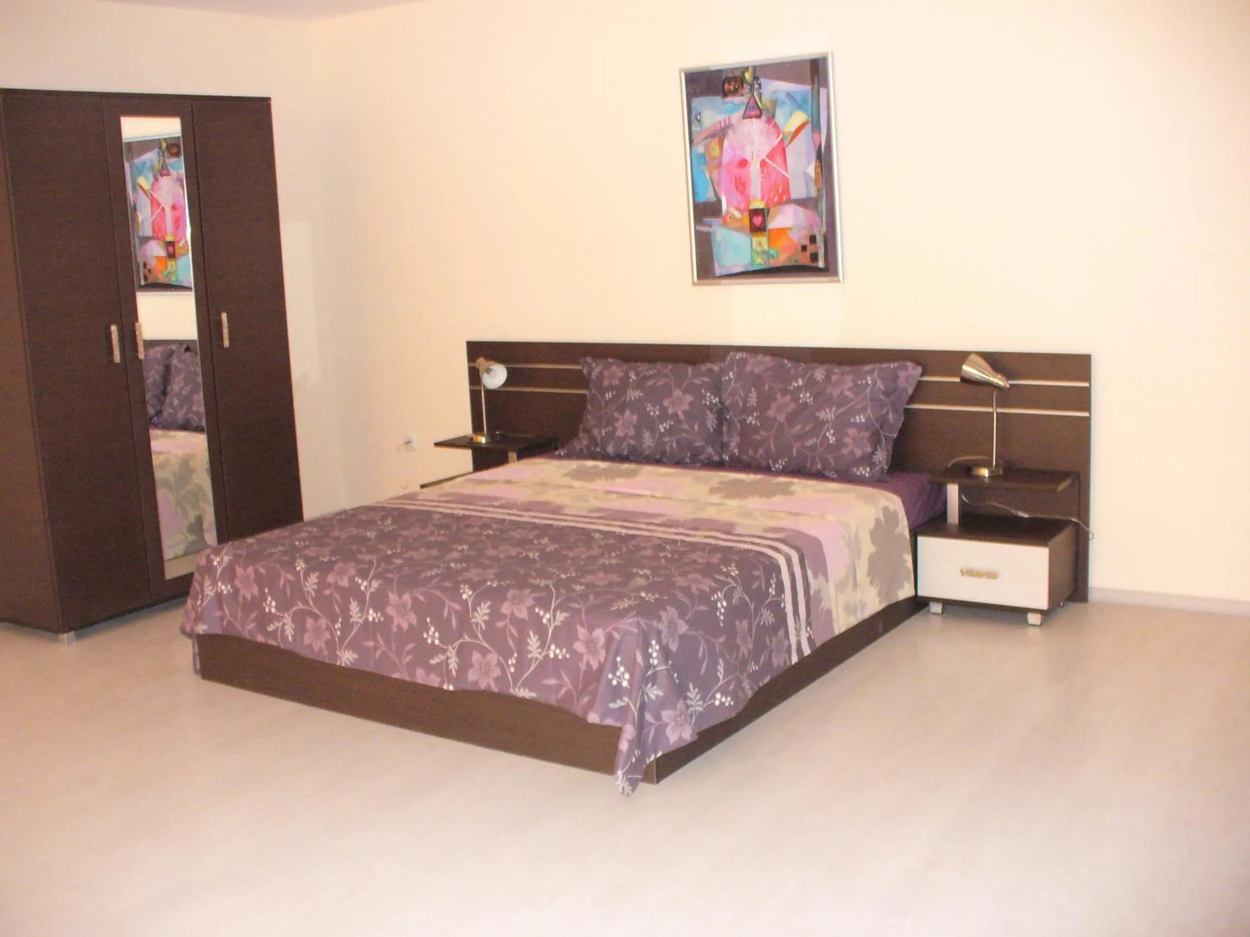 Bedroom, Bed in Rose Garden Omax Apartments