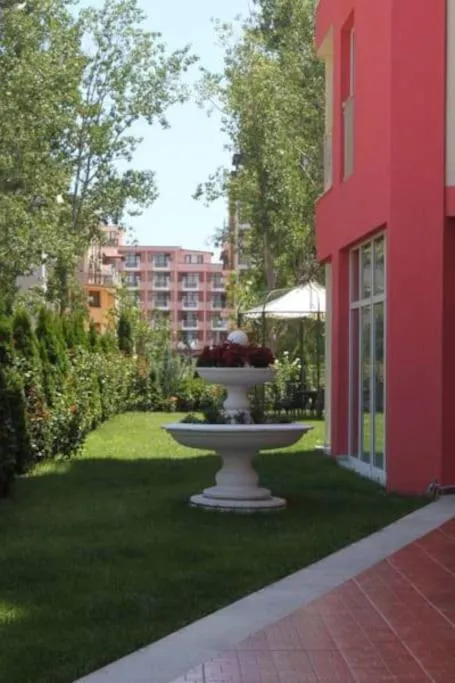 Rose Garden Omax Apartments