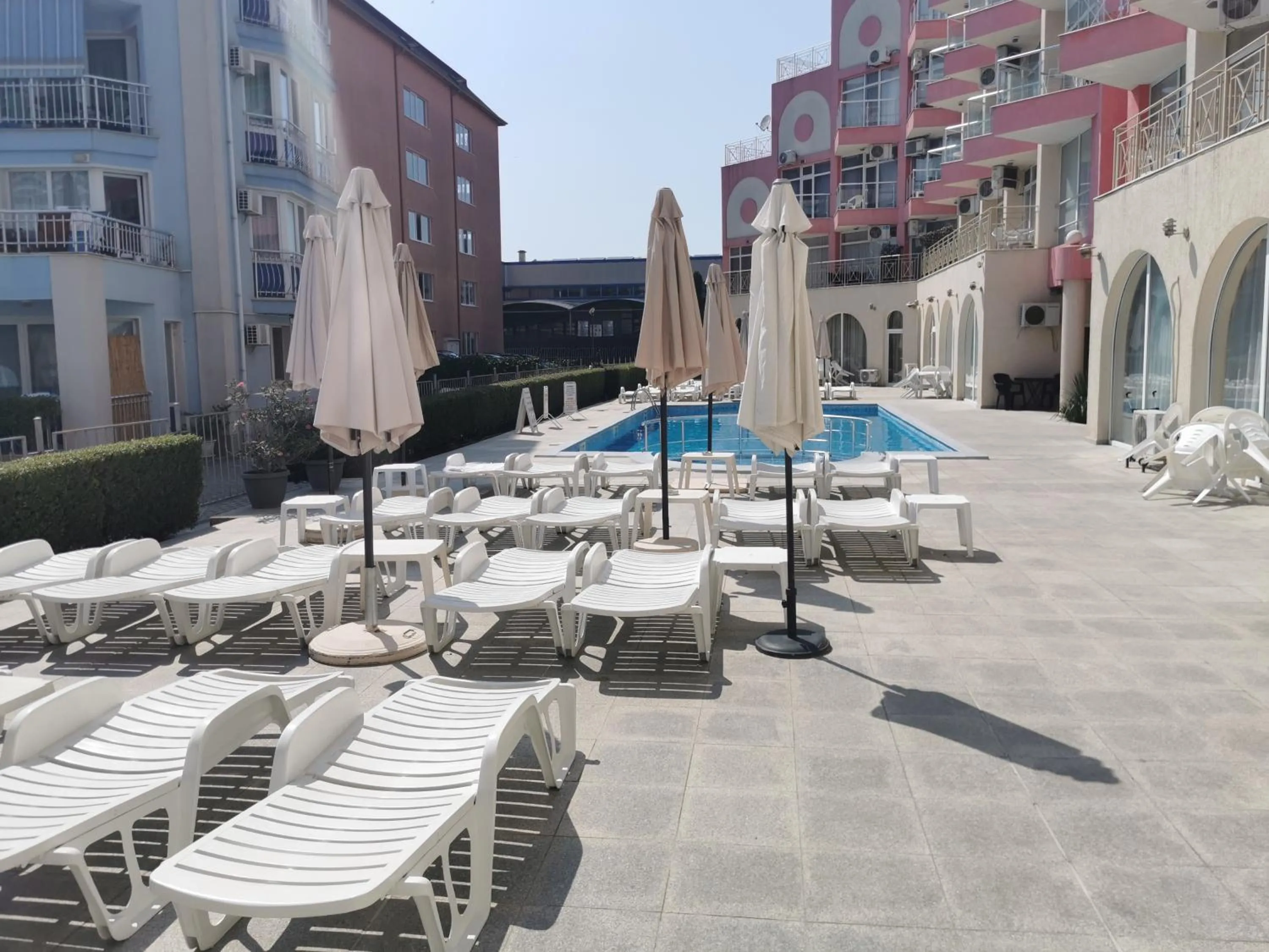 Rose Garden Omax Apartments