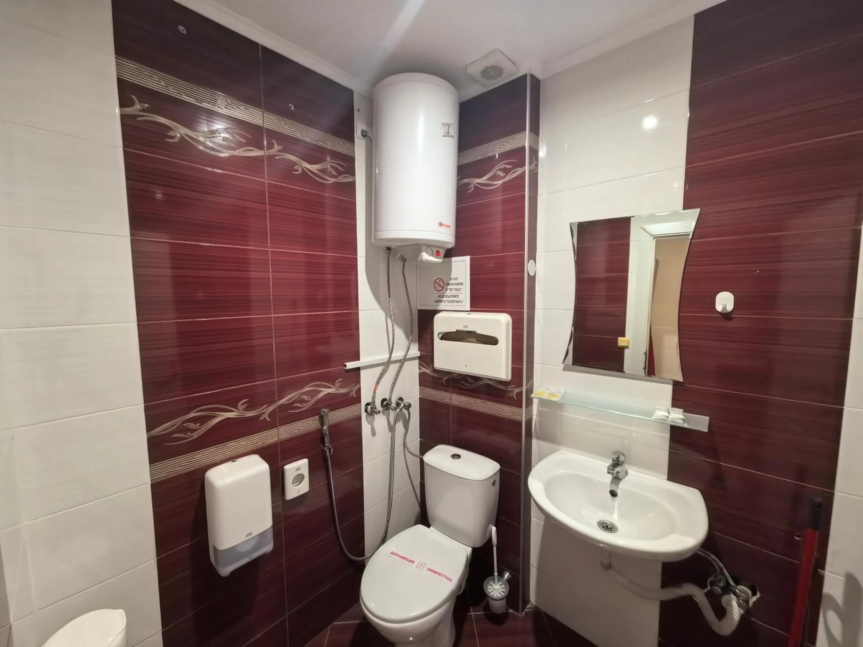 Rose Garden Omax Apartments