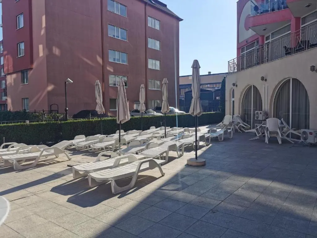 Rose Garden Omax Apartments