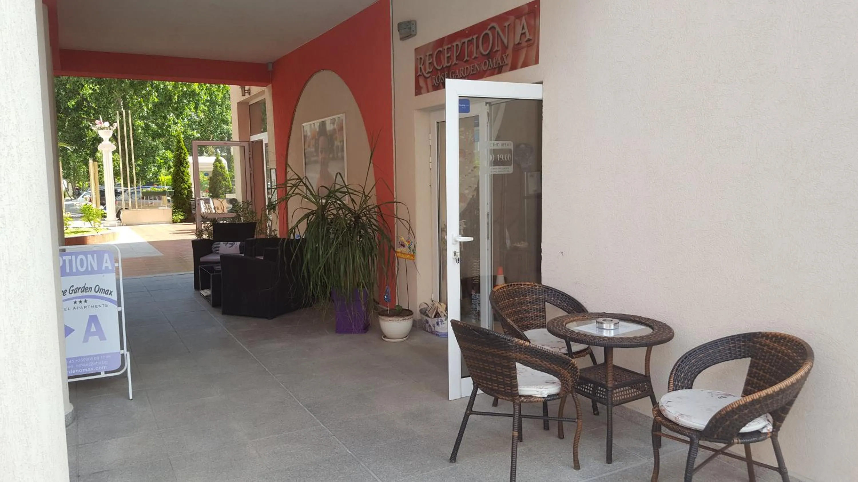 Rose Garden Omax Apartments