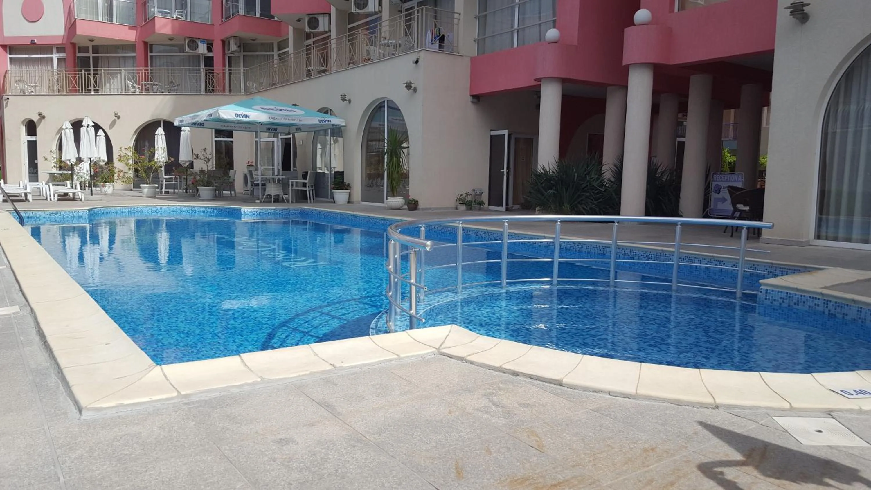 Rose Garden Omax Apartments