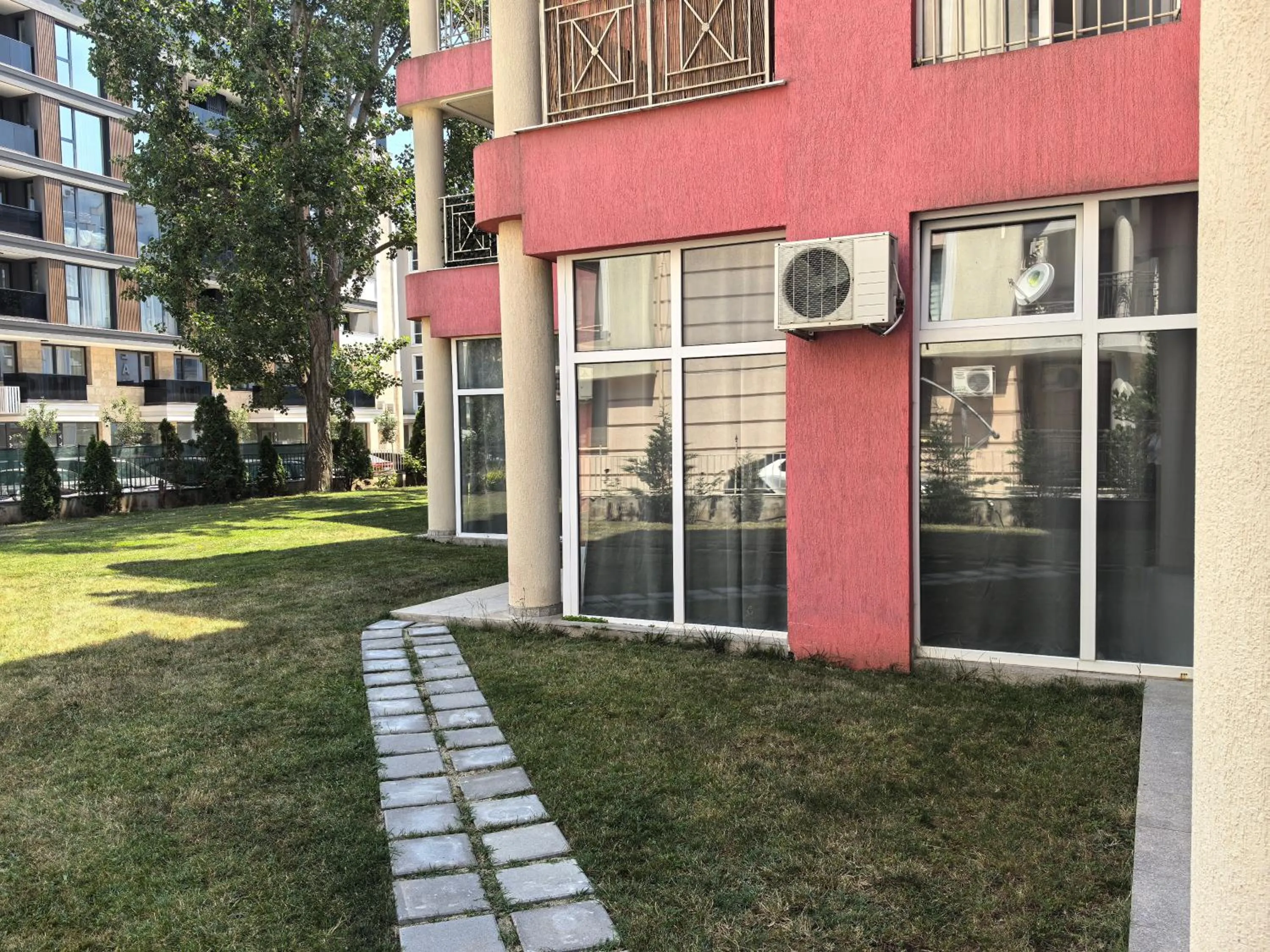 Rose Garden Omax Apartments