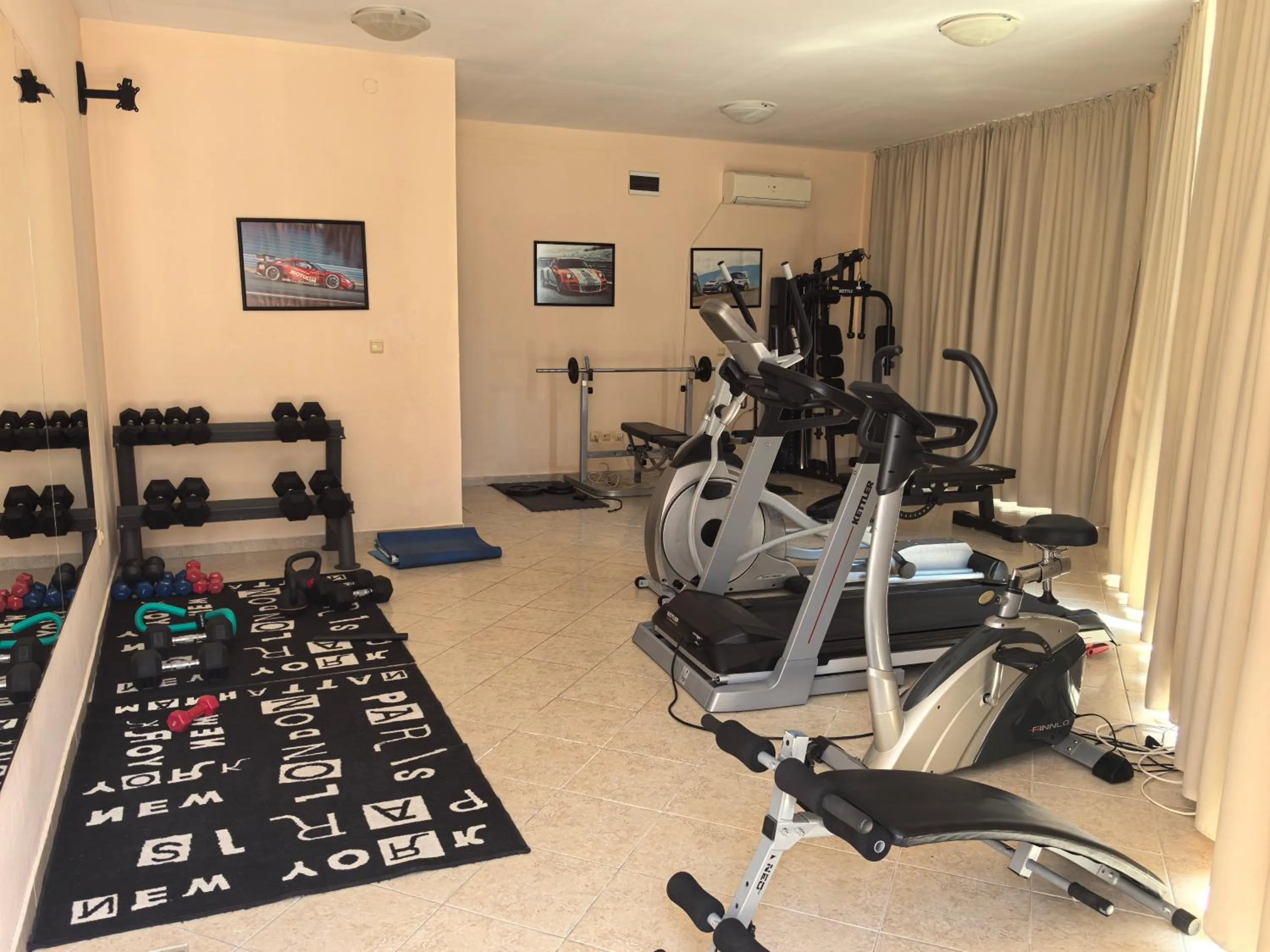 Rose Garden Omax Apartments