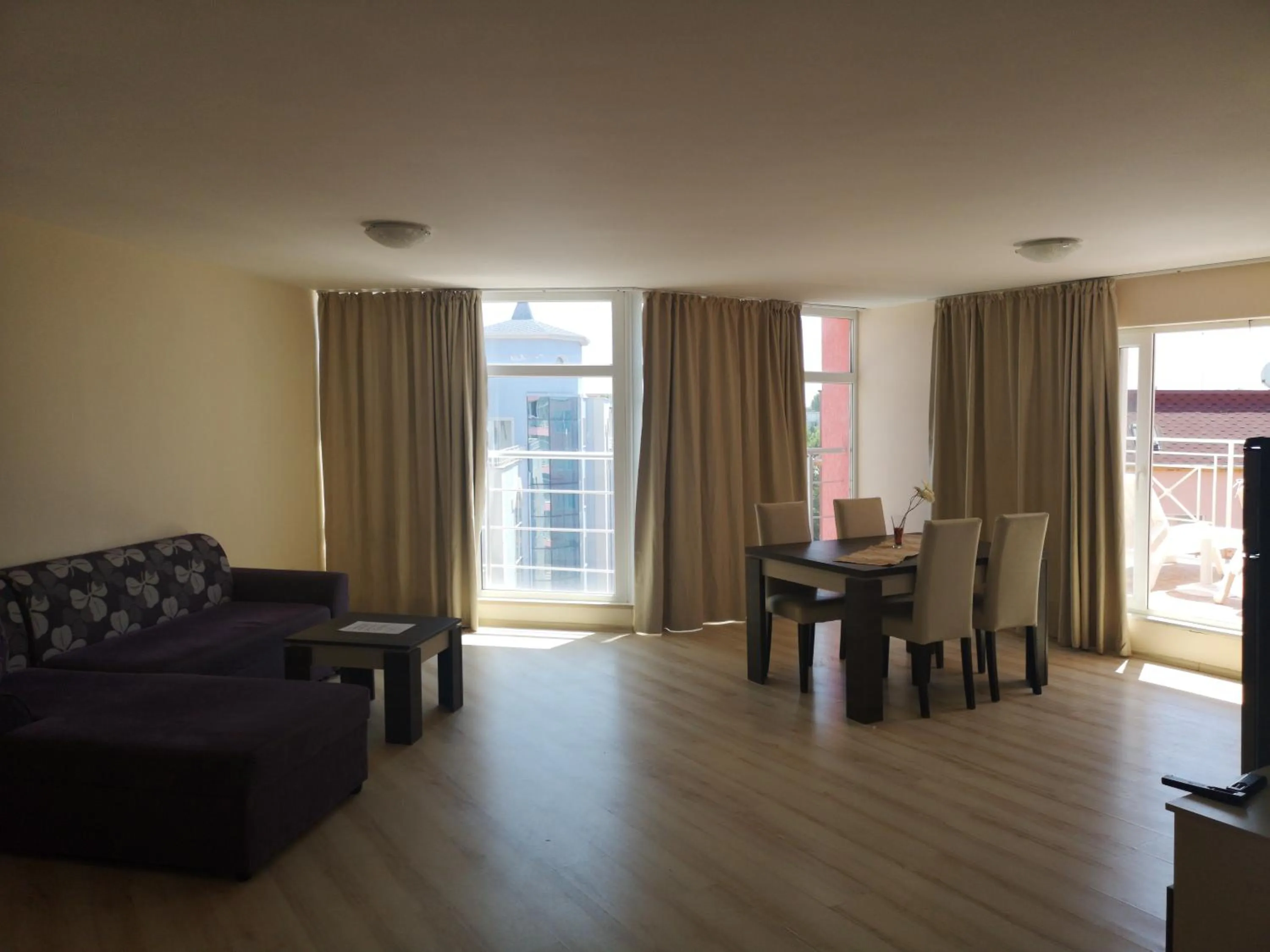 Rose Garden Omax Apartments