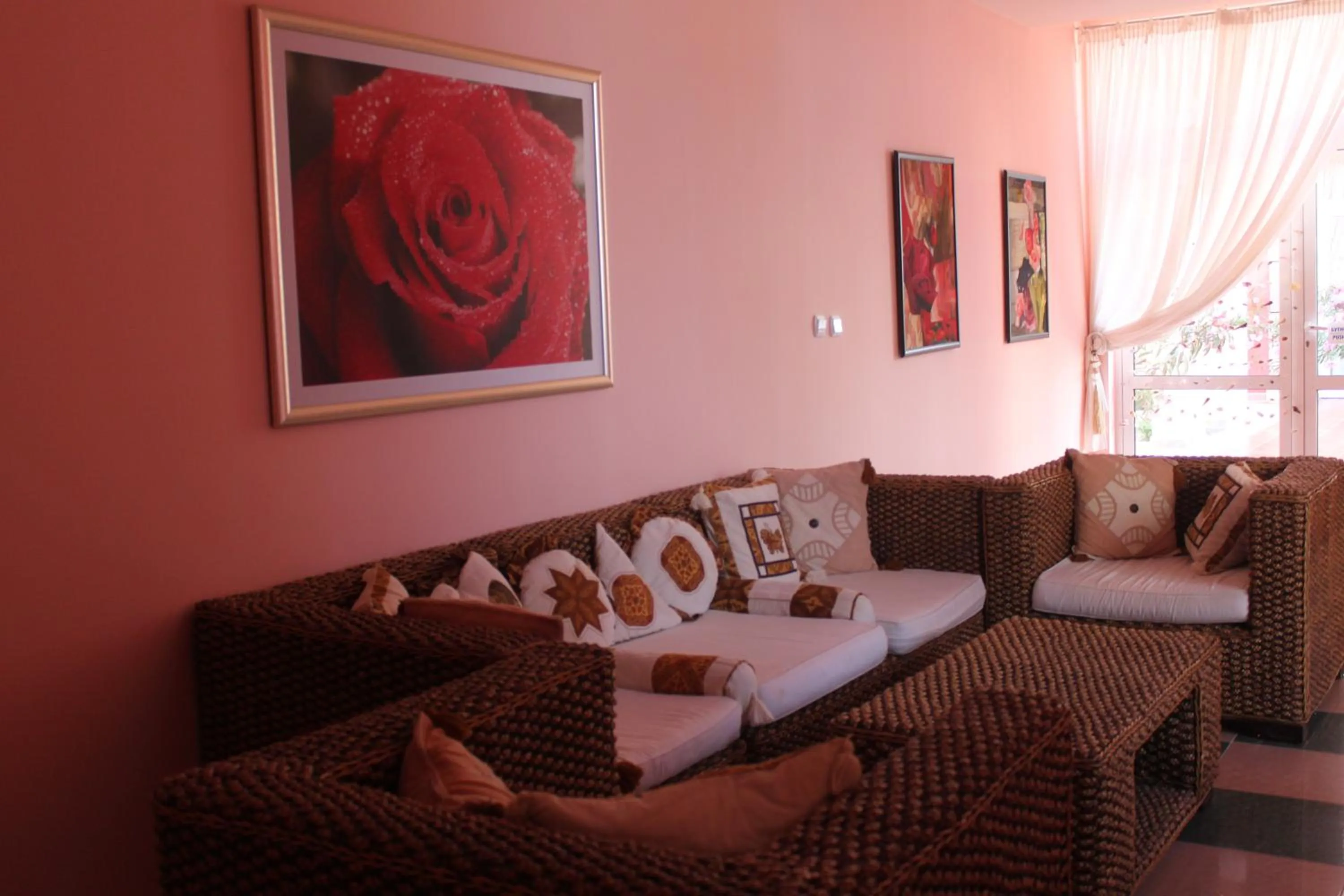 Lobby or reception in Rose Garden Omax Apartments