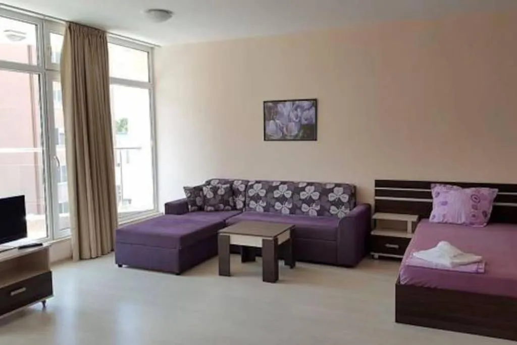 Rose Garden Omax Apartments