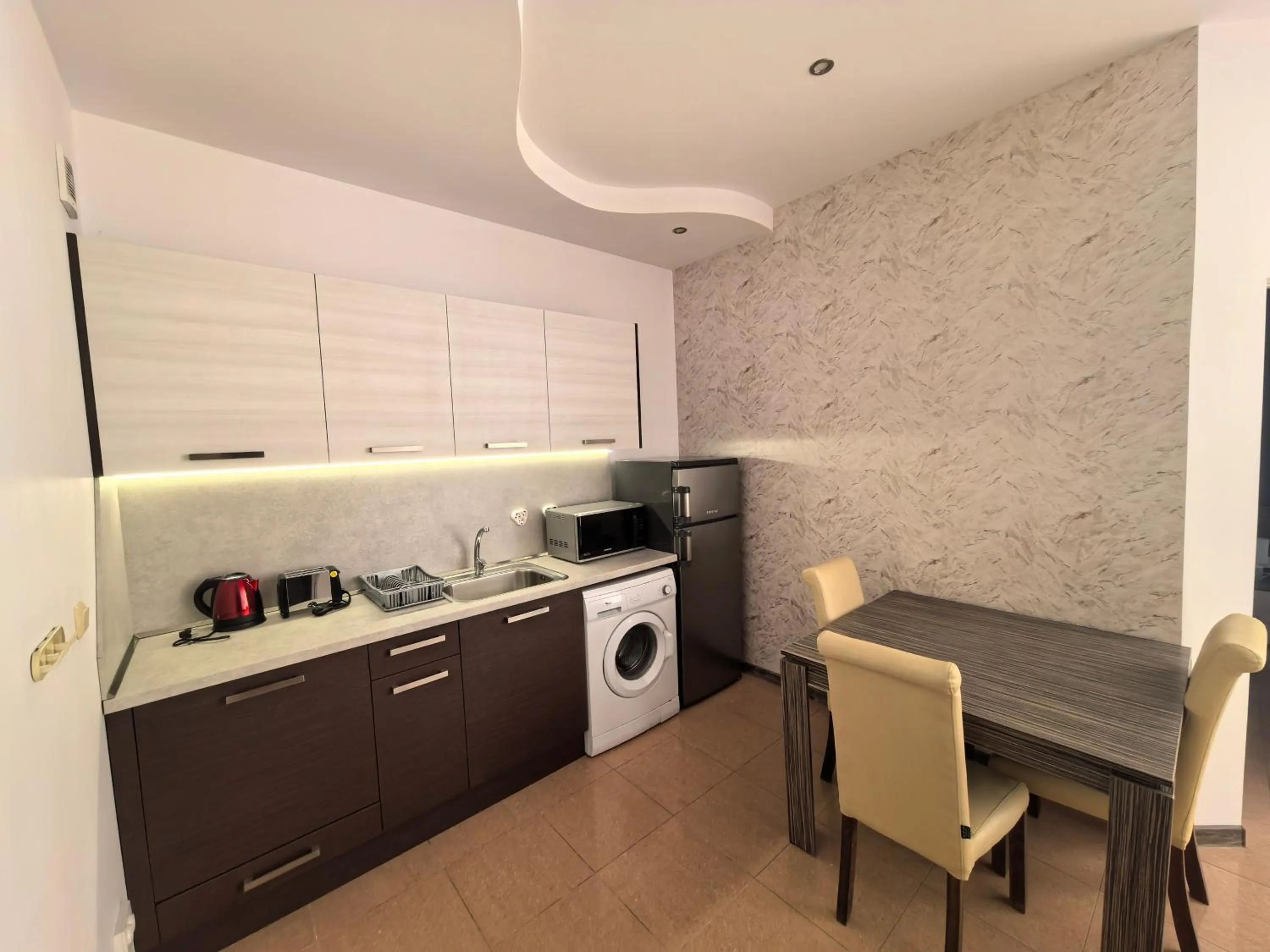 Rose Garden Omax Apartments