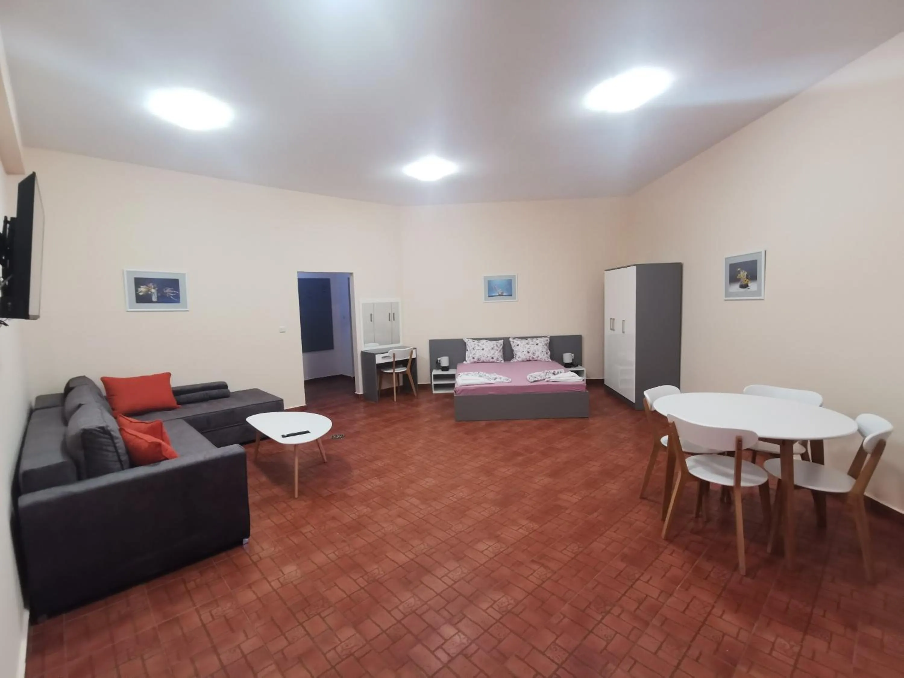 Bed in Rose Garden Omax Apartments