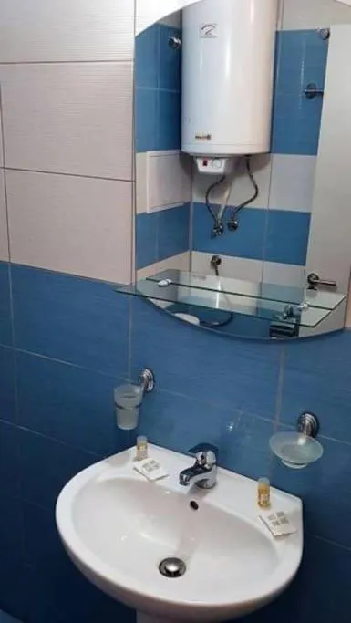 Rose Garden Omax Apartments