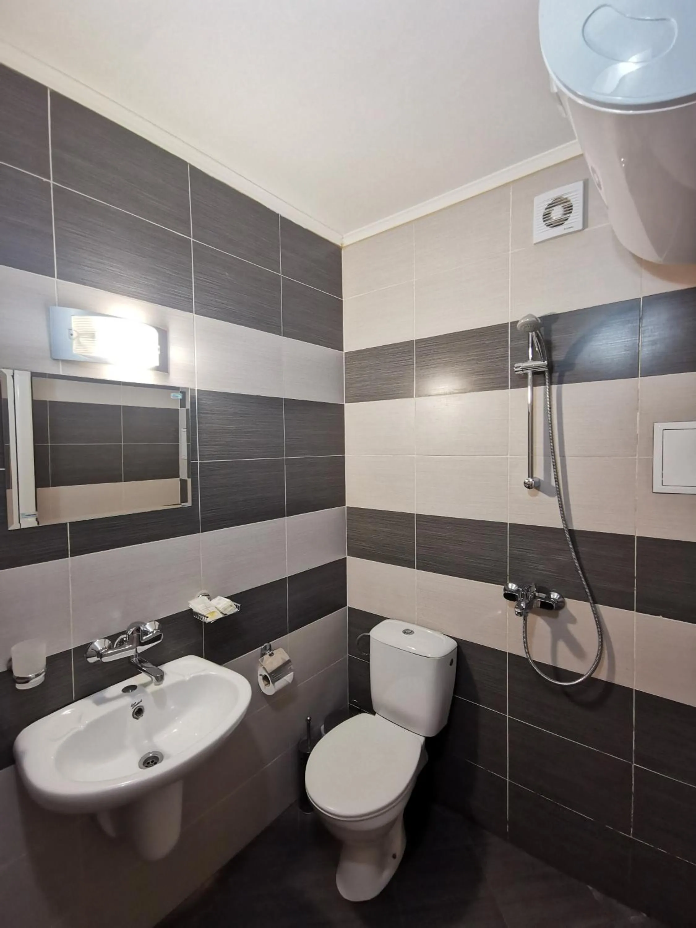 Rose Garden Omax Apartments