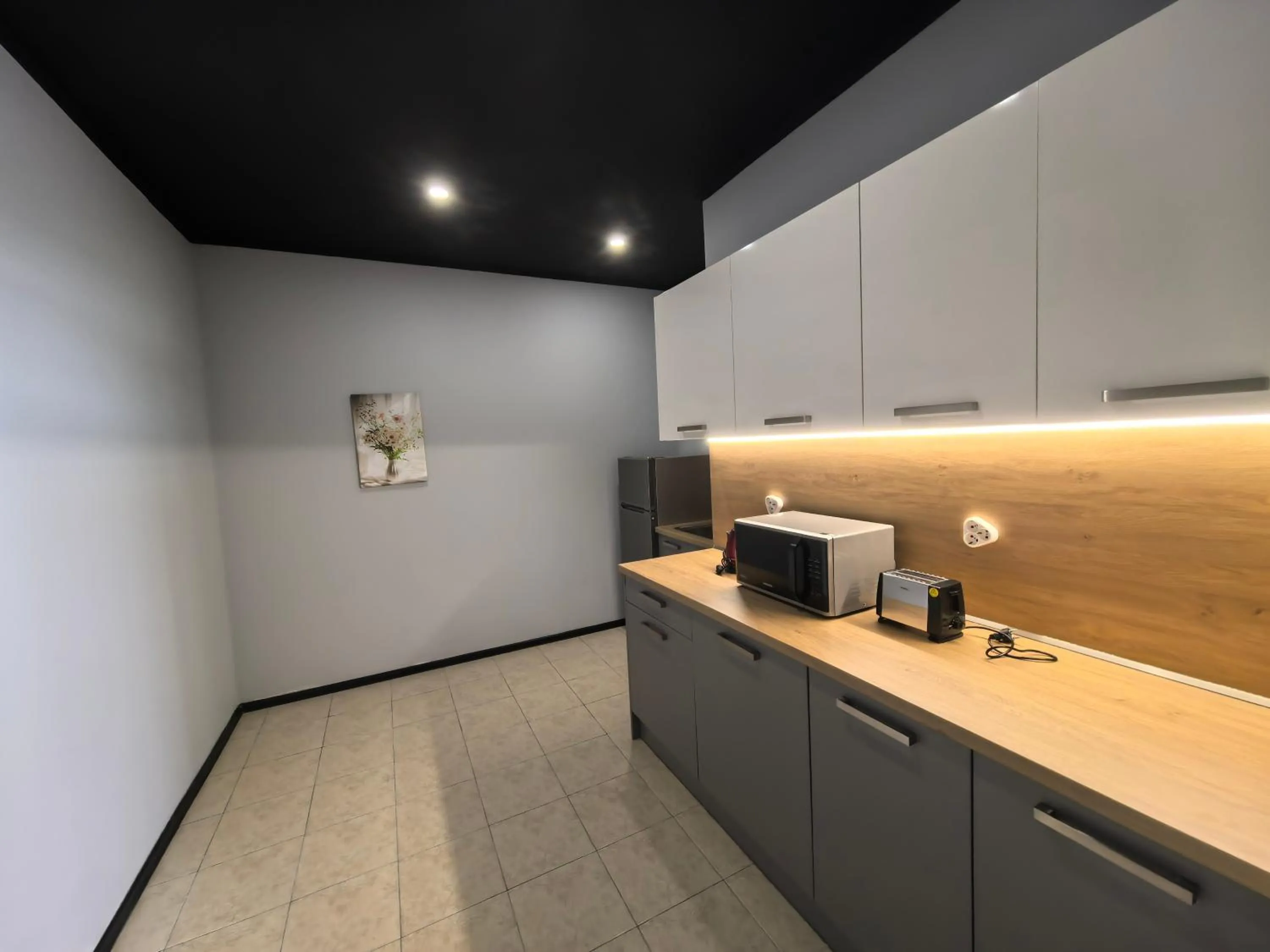 Rose Garden Omax Apartments