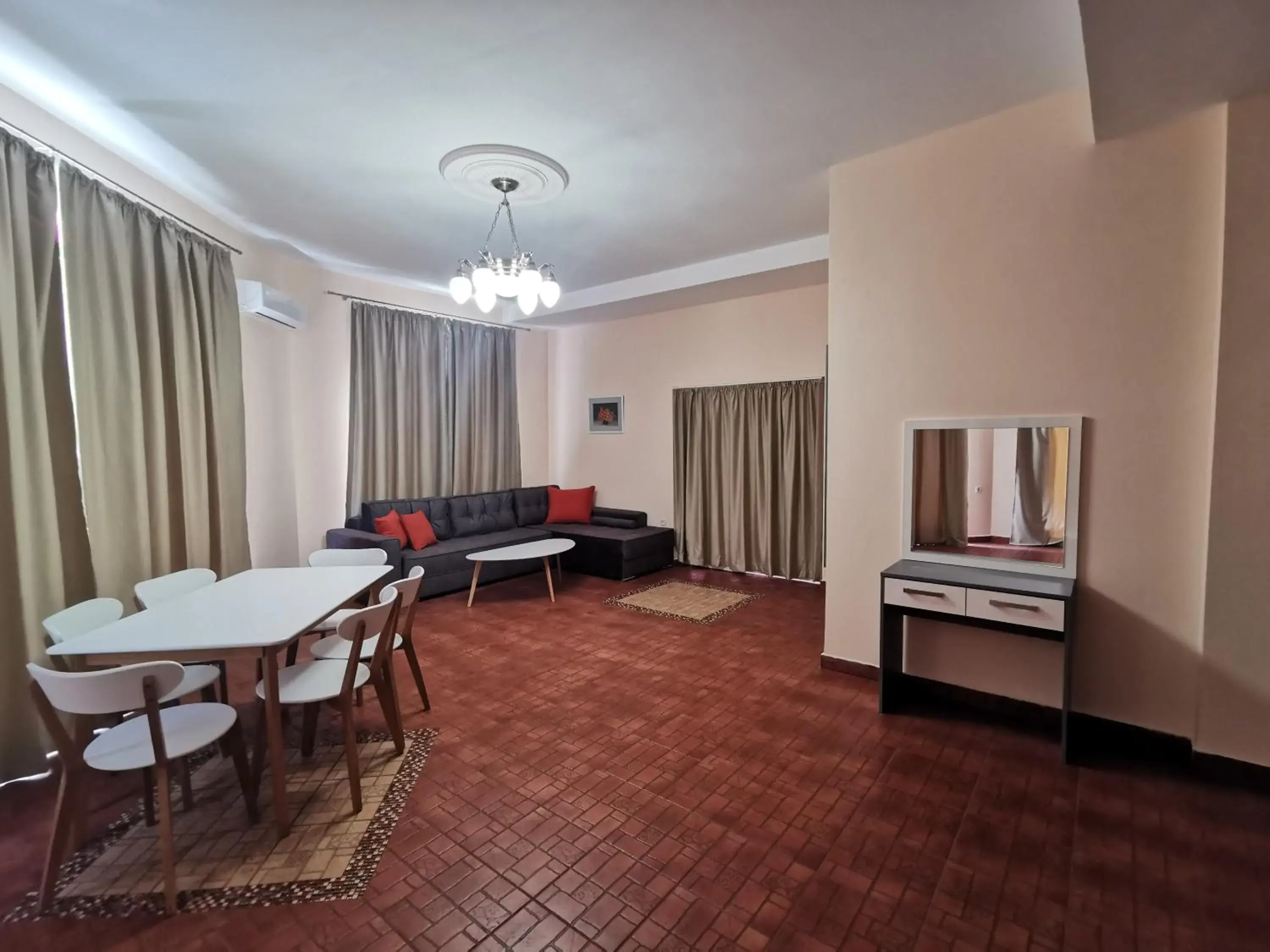 Two-Bedroom Superior Apartment in Rose Garden Omax Apartments Two-Bedroom Superior Apartment in Rose Garden Omax Apartments