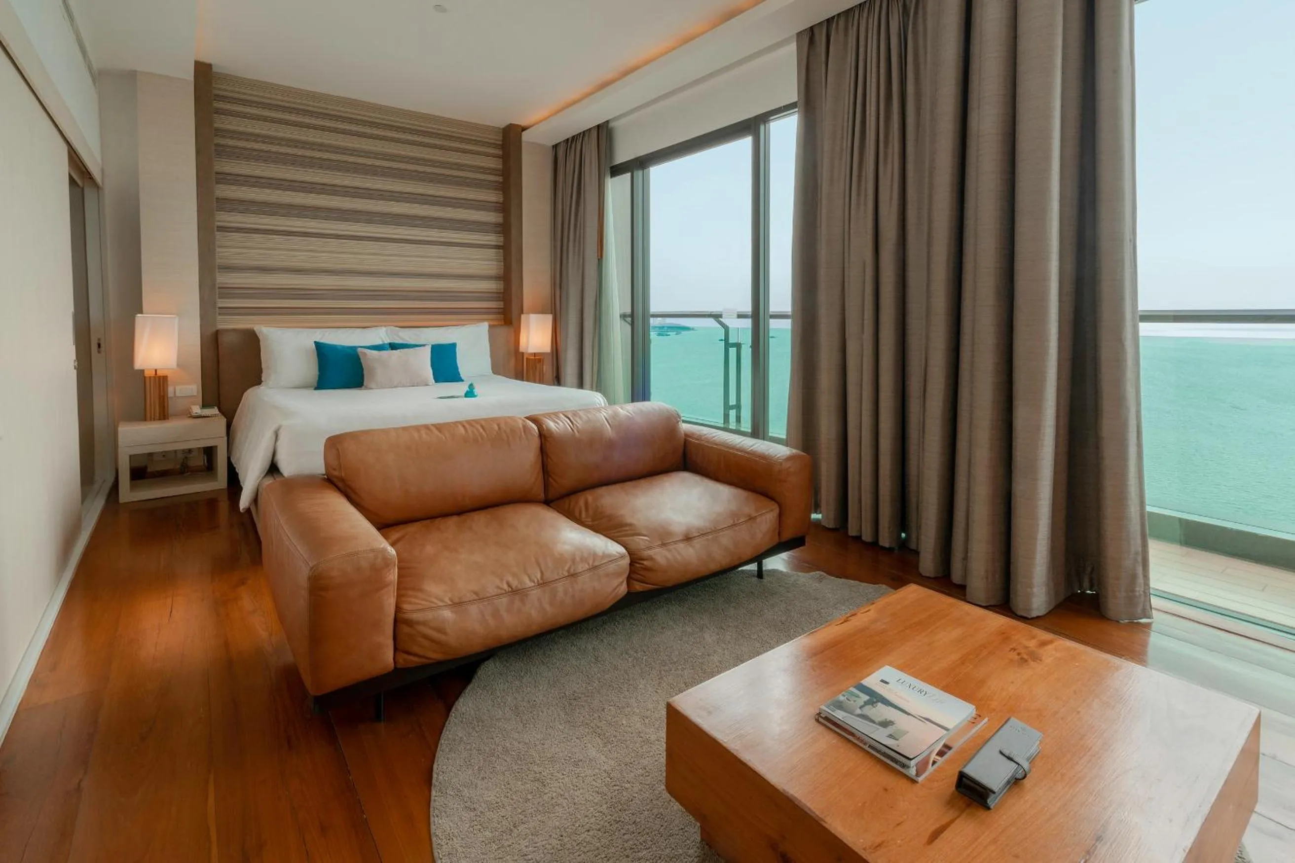 Living room, Bed in Cape Dara Resort