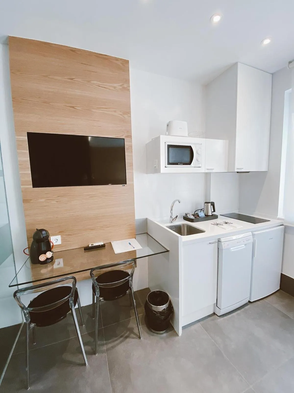 TV and multimedia in Salamanca Suites Libertad